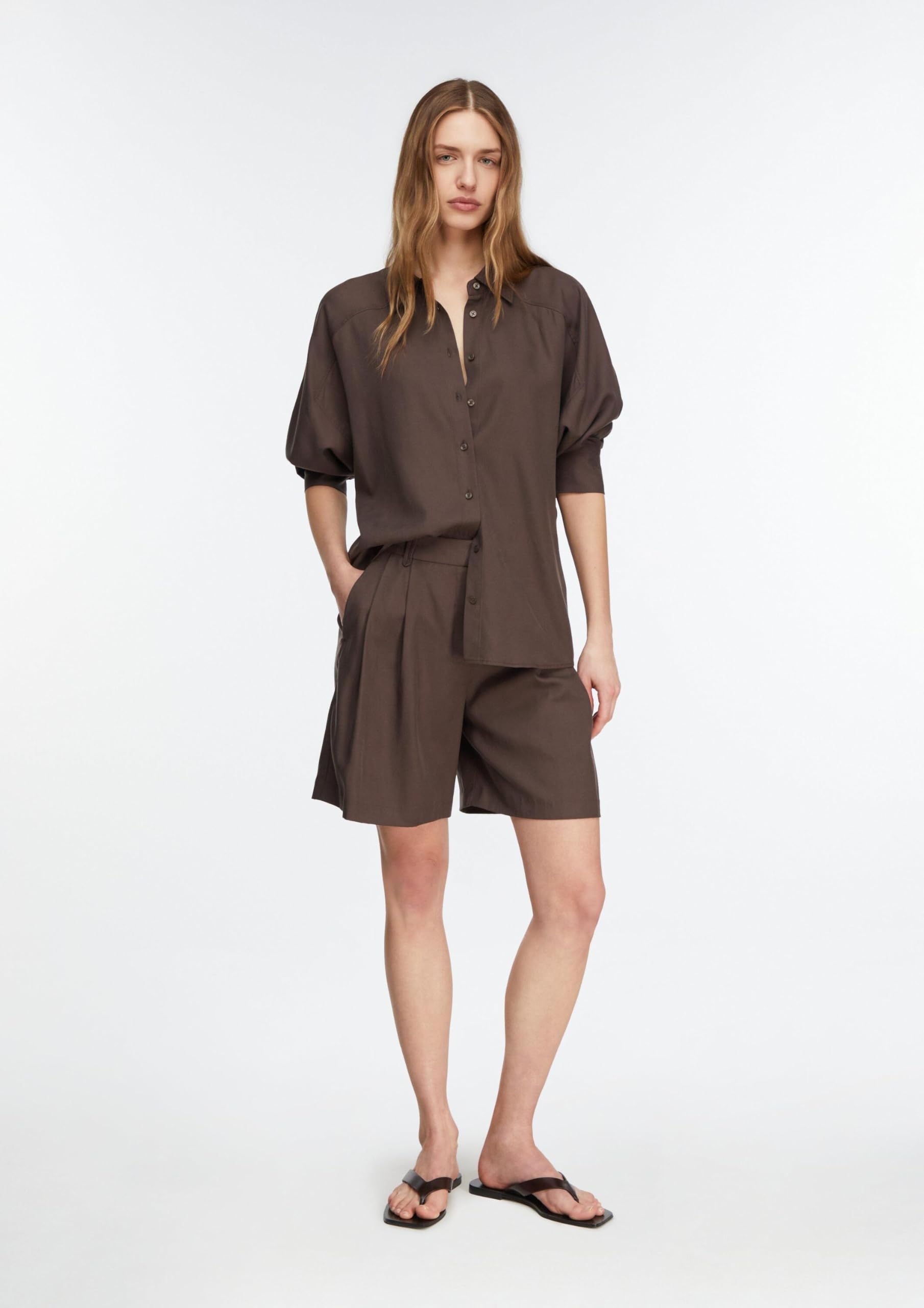 comma-trousers-shorts-lyocell-leinen-flie-end-tailored image 7
