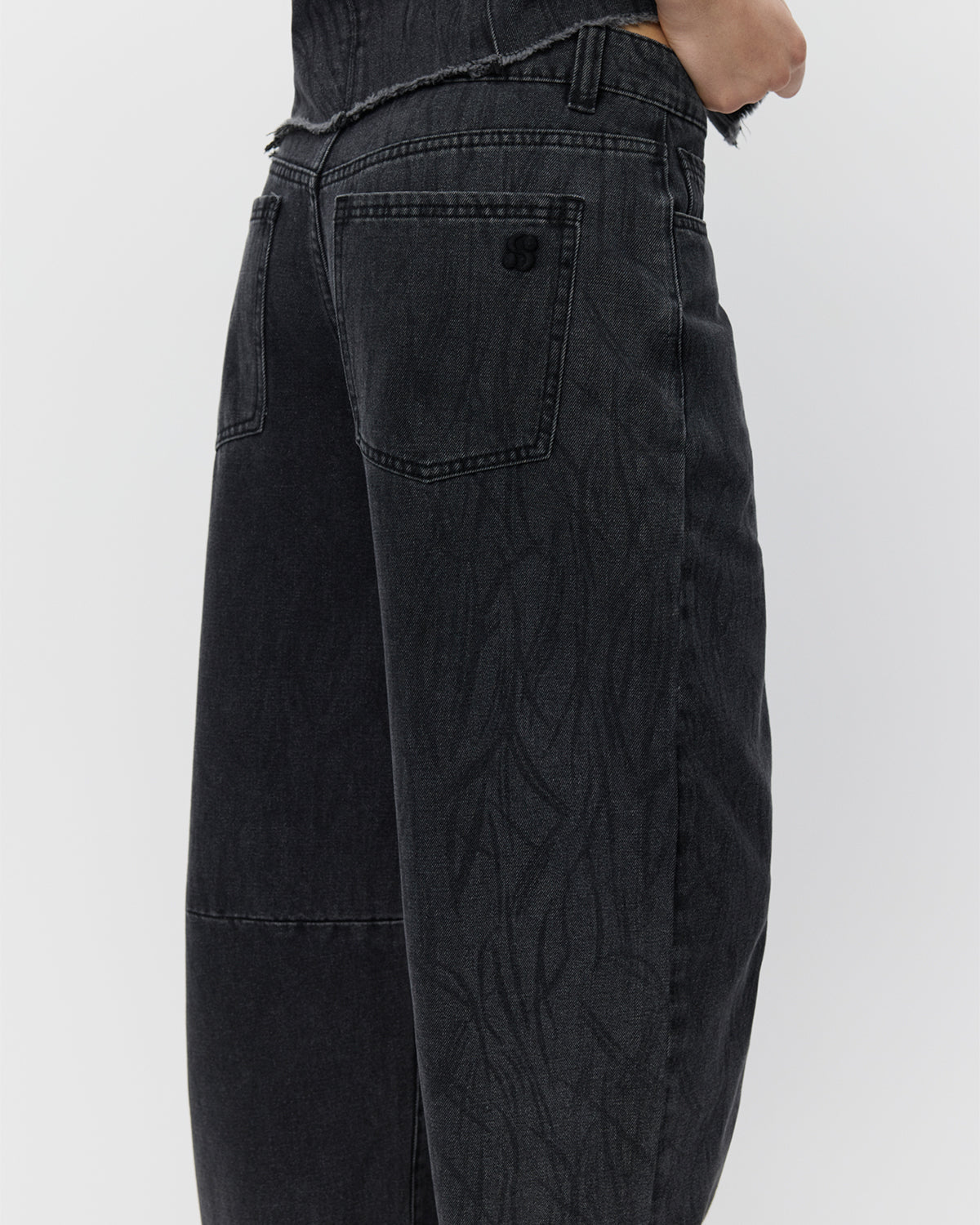 sofie-schnoor-women-havanasw-jeans-washed-black-barrel image 6
