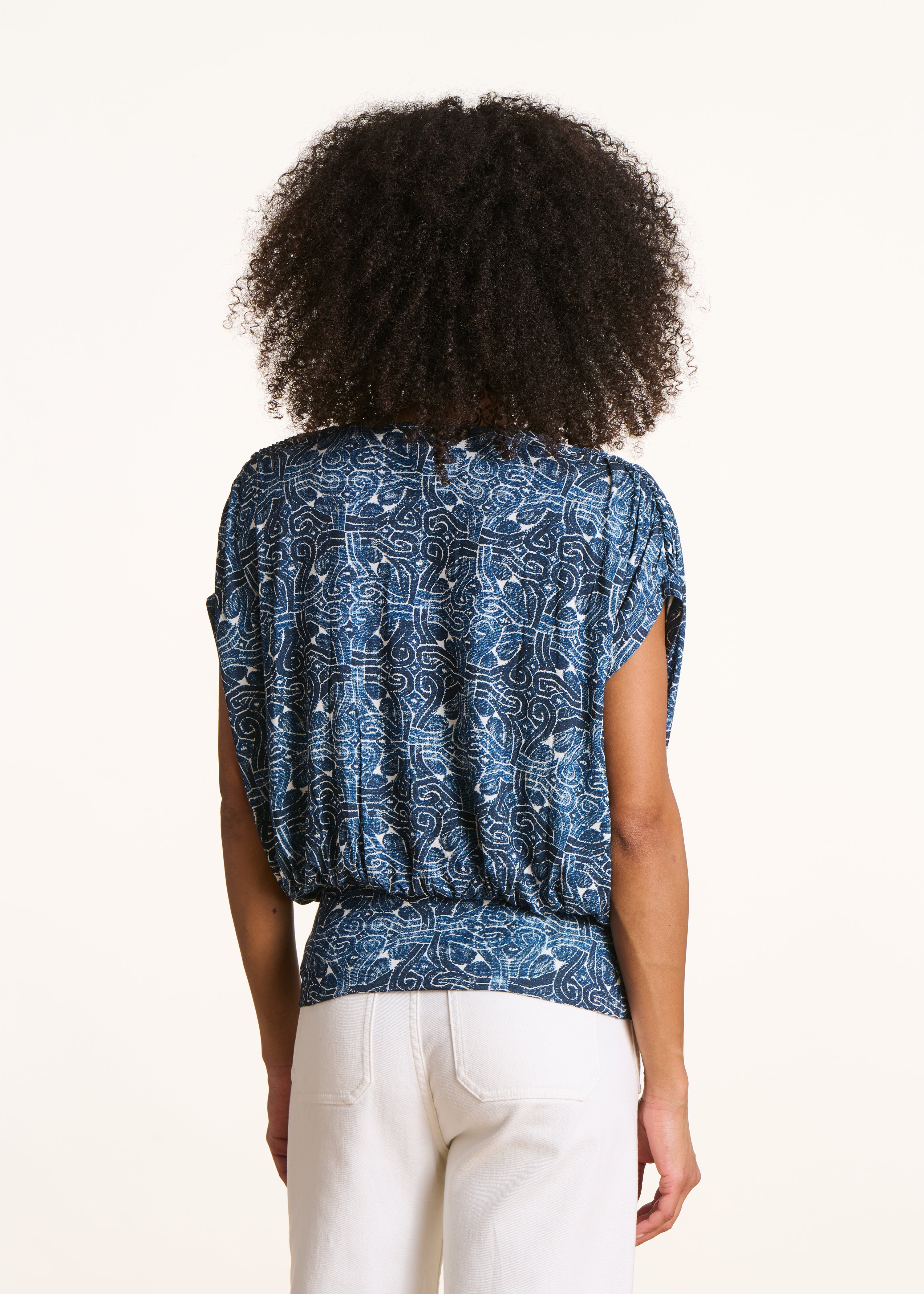la-f-e-marabout-e-finca-t-shirt-blau-v-ausschnitt image 3