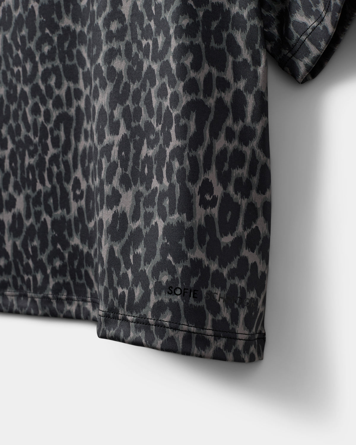 sofie-schnoor-young-maisy-sportshirt-grey-leopard-polyamid image 3
