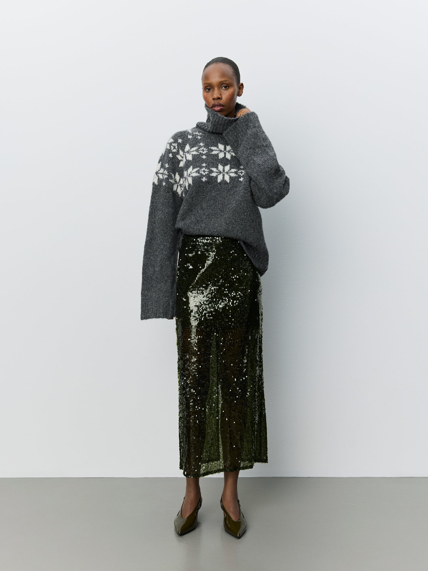 sofie-schnoor-women-pennasw-star-strickpullover-dunkelgrau-wolle image 2