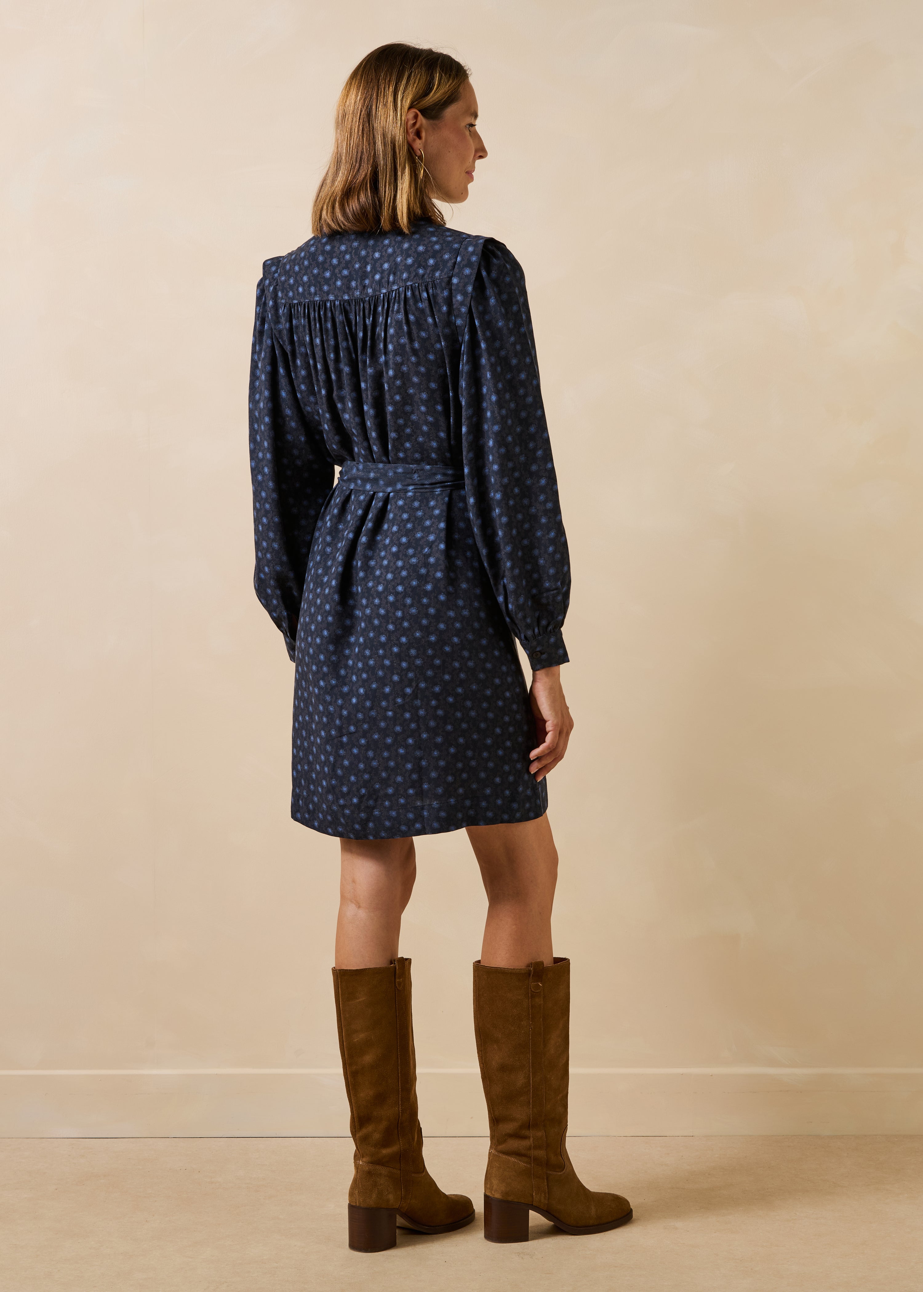 la-f-e-marabout-e-gioli-kleid-blau-kurz-mit-g-rtel image 3