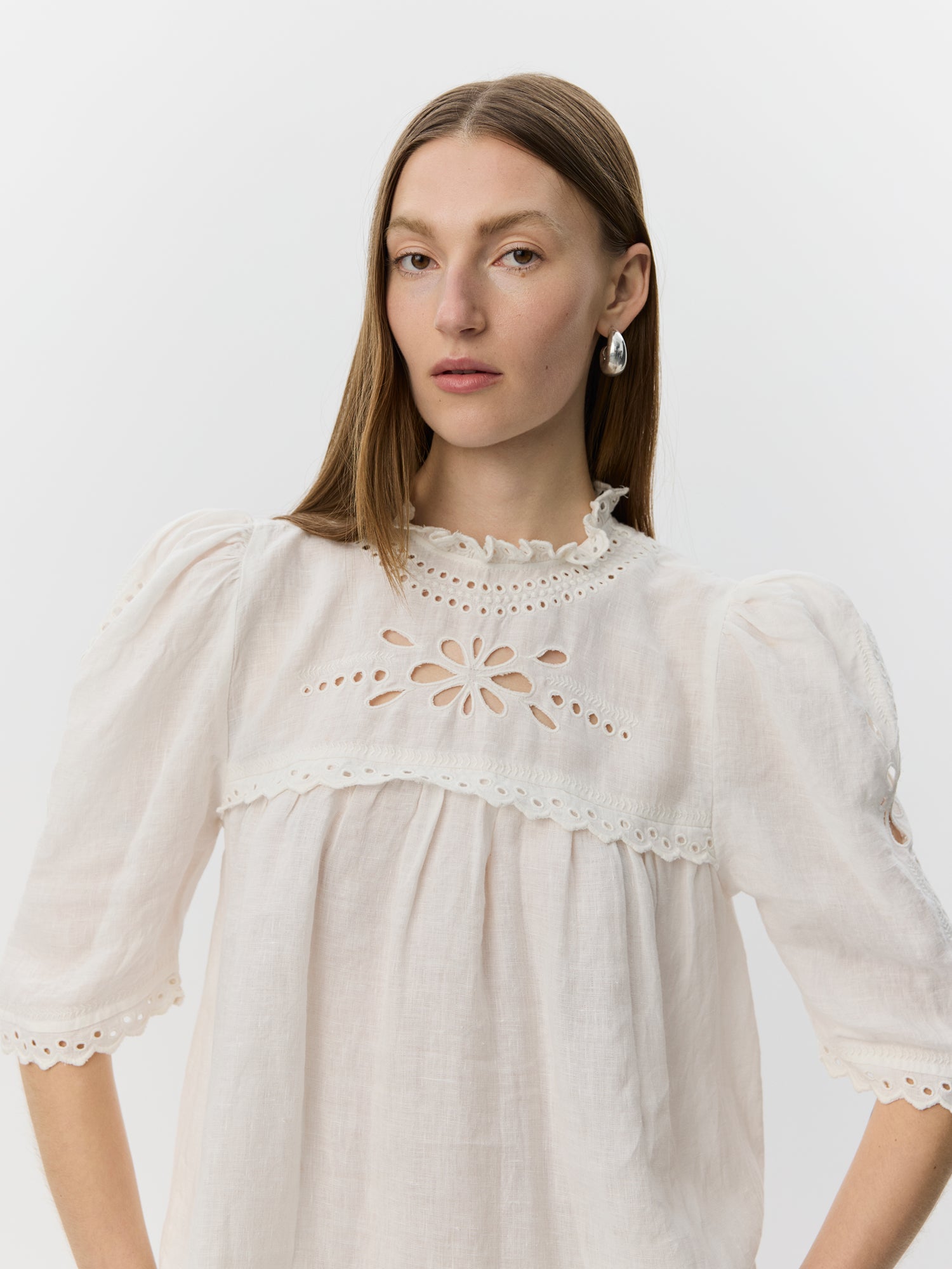 sofie-schnoor-maiasw-spitzentop-cremewei-leinen image 6