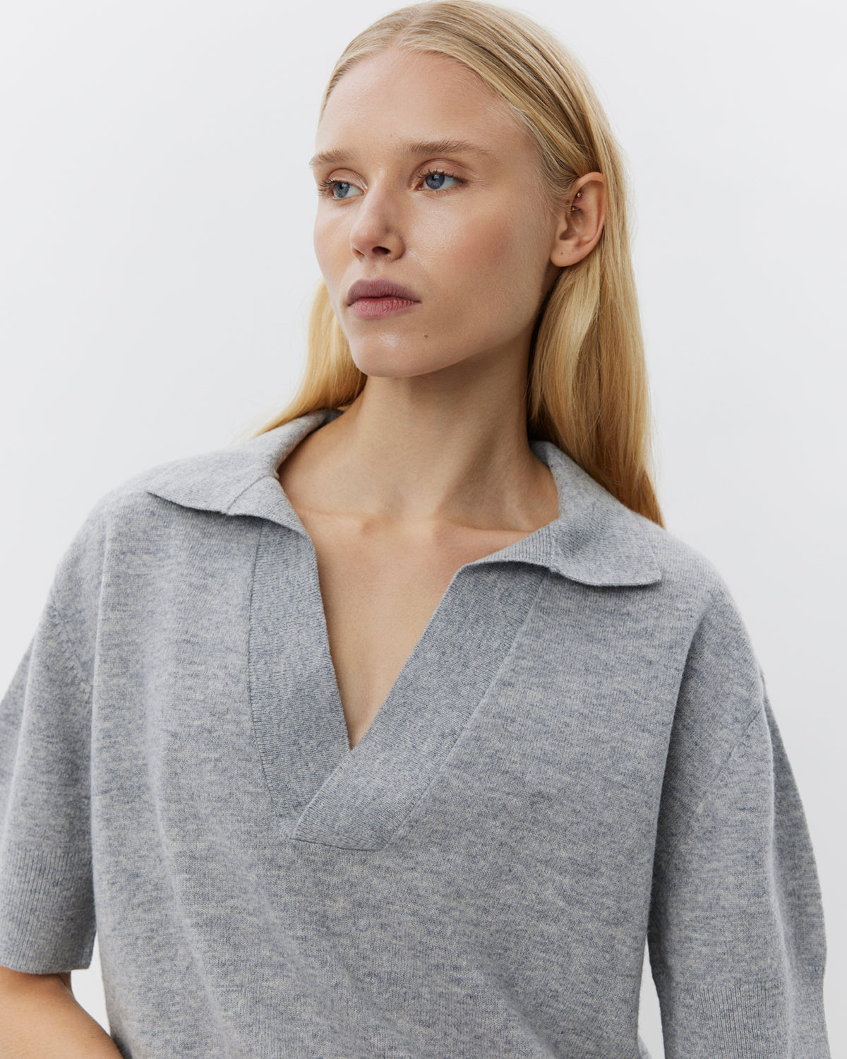 sofie-schnoor-amalysw-bluse-grau-merinowolle image 3