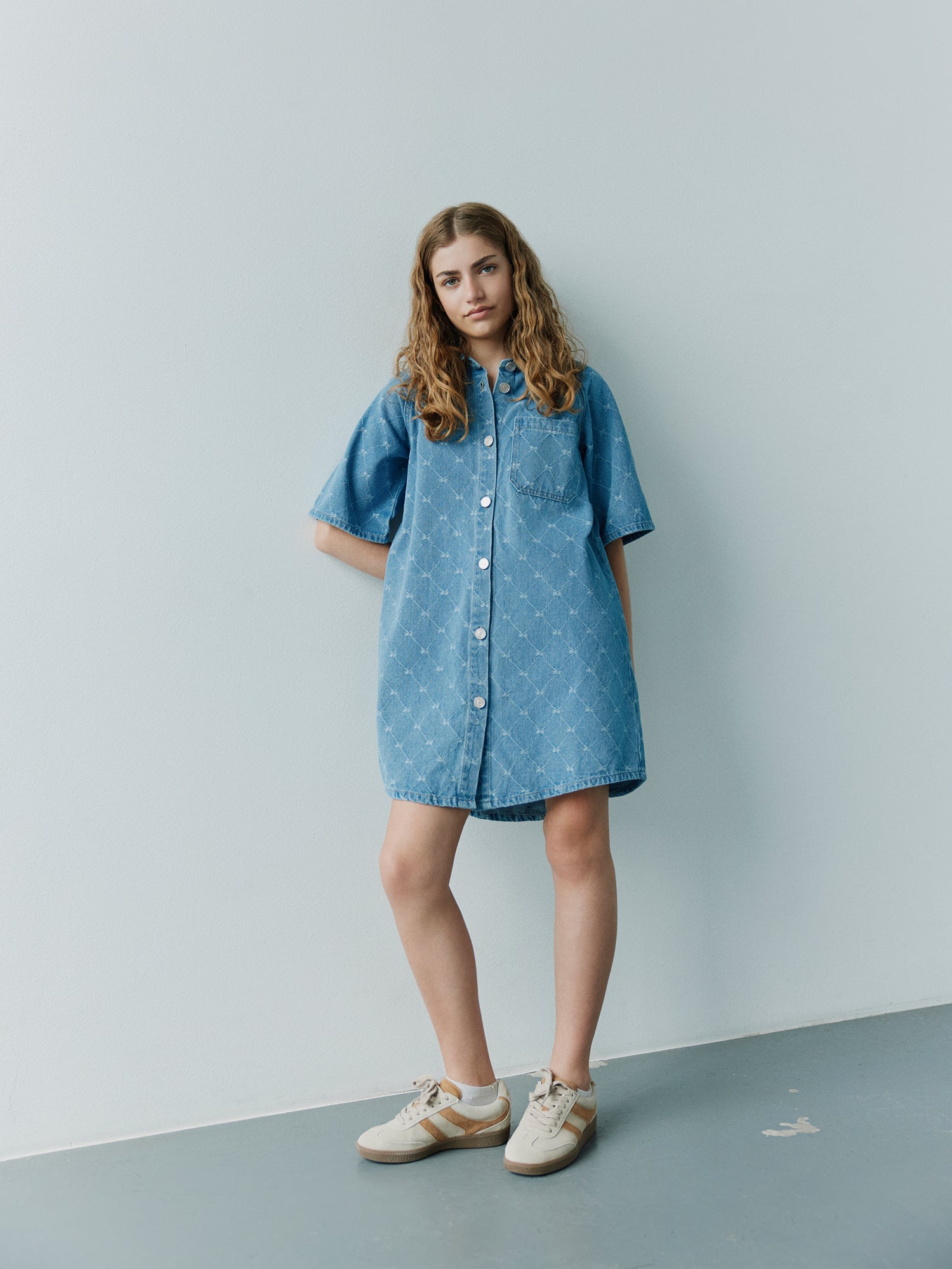 sofie-schnoor-young-mayasy-kleid-denim-blue-schleifen image 4