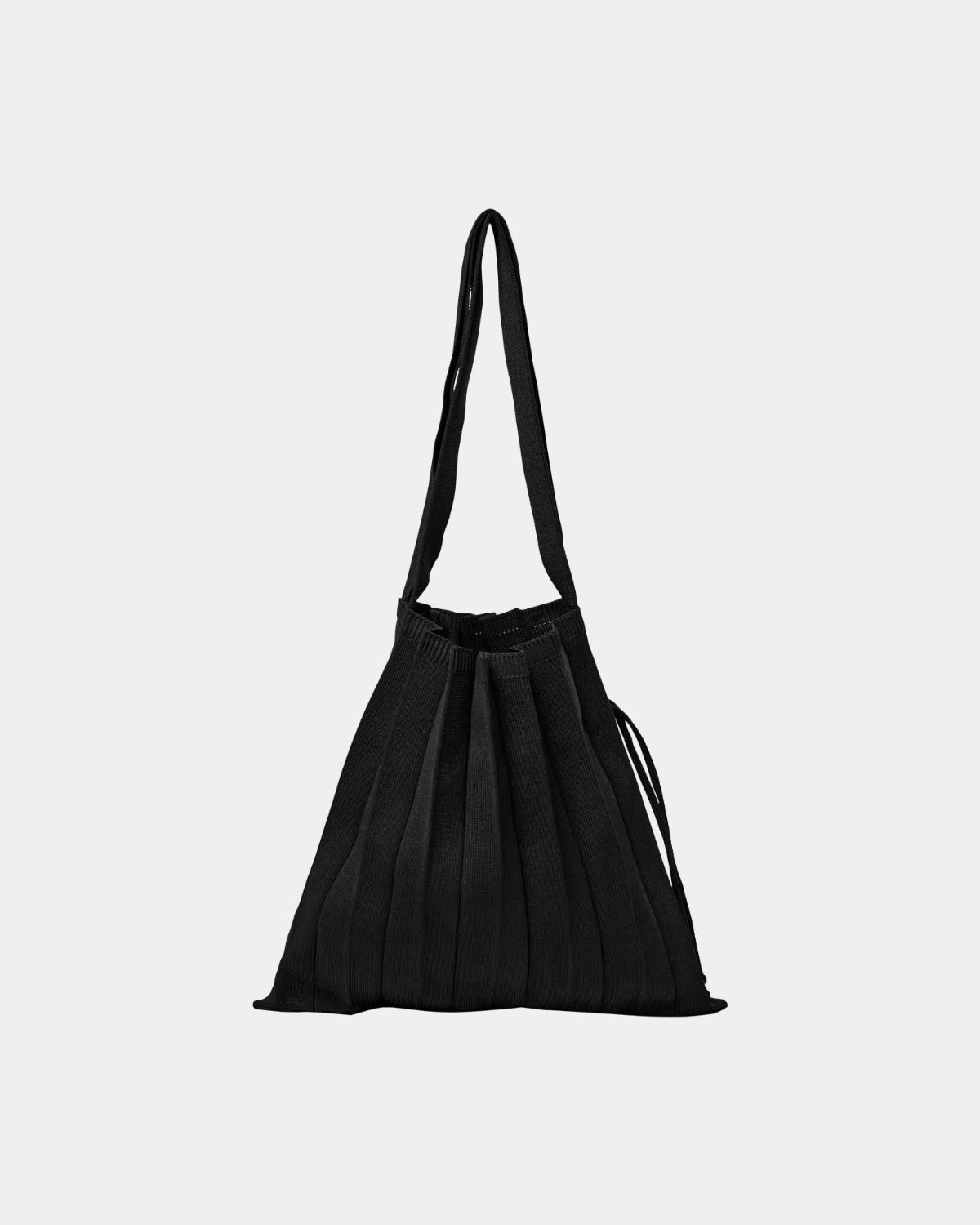 sofie-schnoor-young-orianasy-tote-bag-schwarz-33x36 image 1