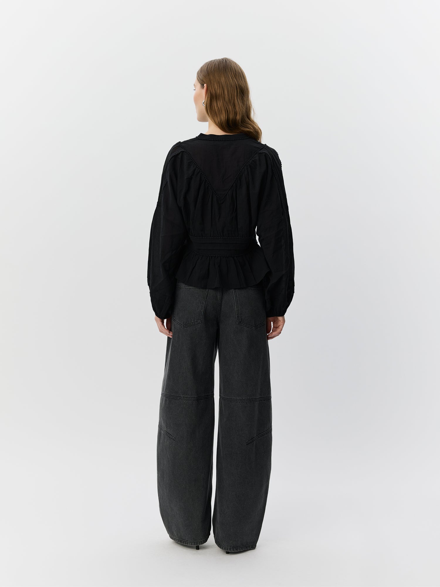 sofie-schnoor-women-beckasw-jeans-black-washed-barrel image 4
