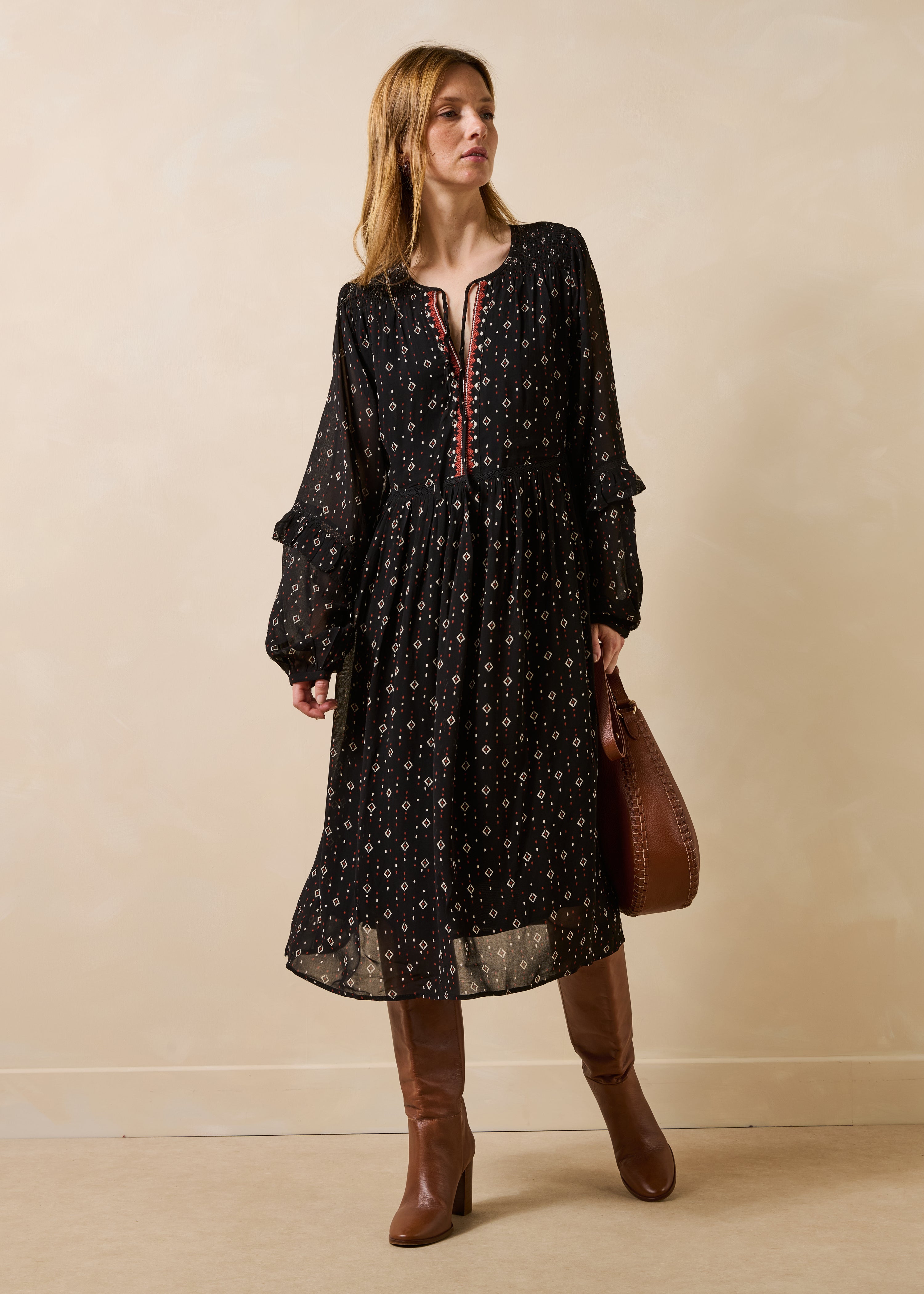 la-f-e-marabout-e-gumia-kleid-schwarz-boho-spitze-volant image 2