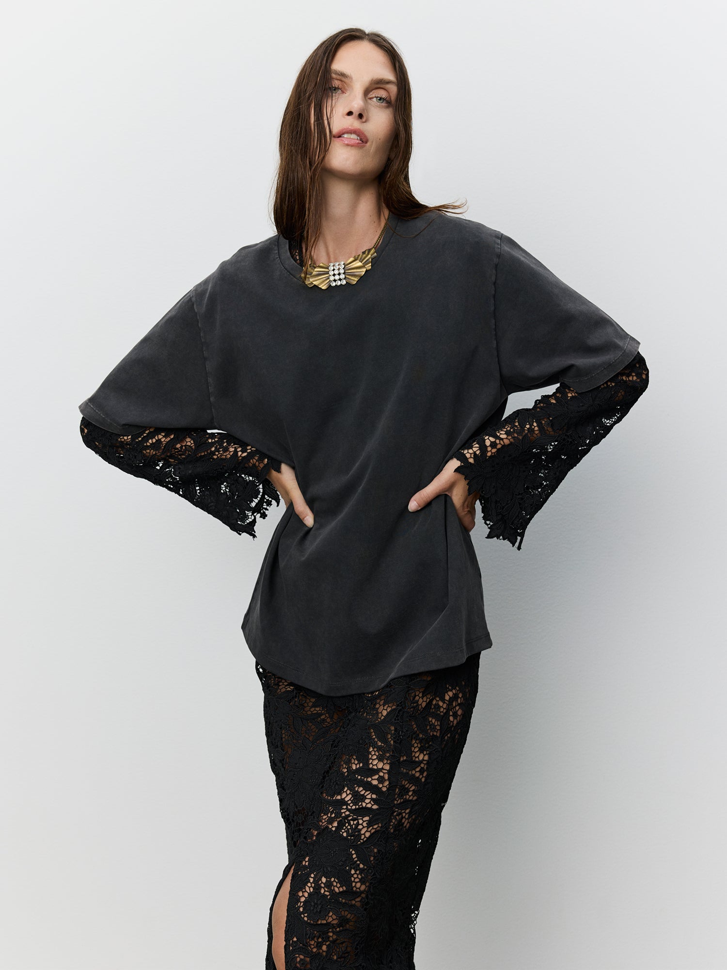 sofie-schnoor-women-icon-013-mae-t-shirt-washed-black image 4