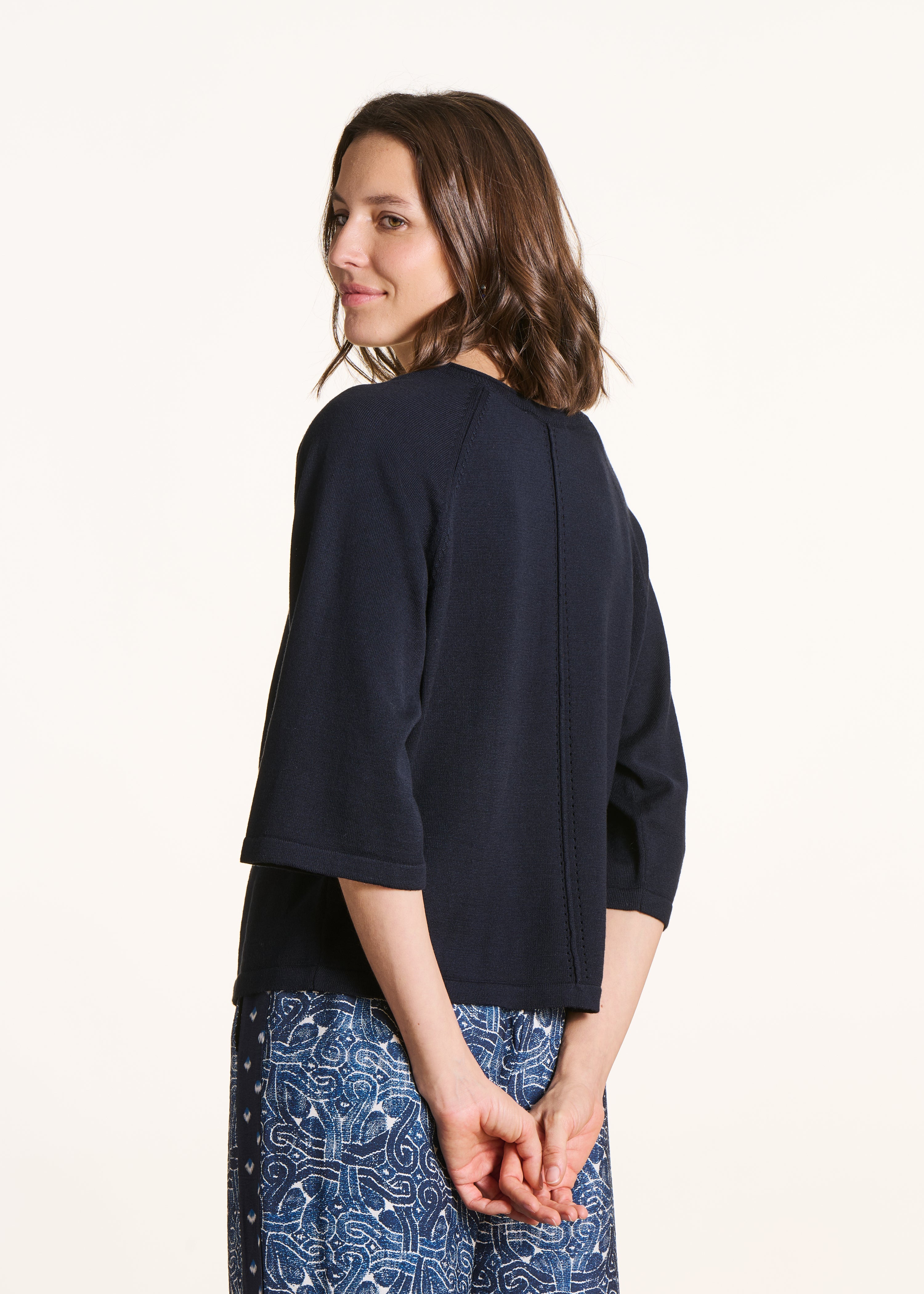 la-f-e-marabout-e-fluxo-pullover-blau-oversize-lochstrick image 3