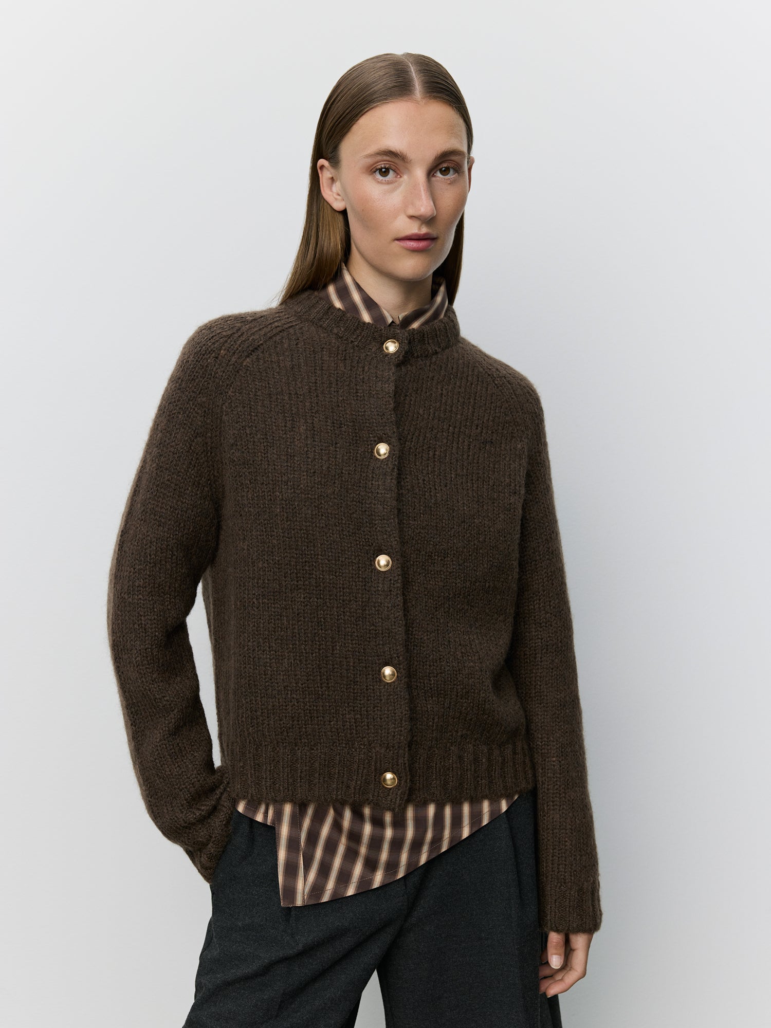 sofie-schnoor-women-selmasw-strickcardigan-dunkelbraun-kidmohair image 5