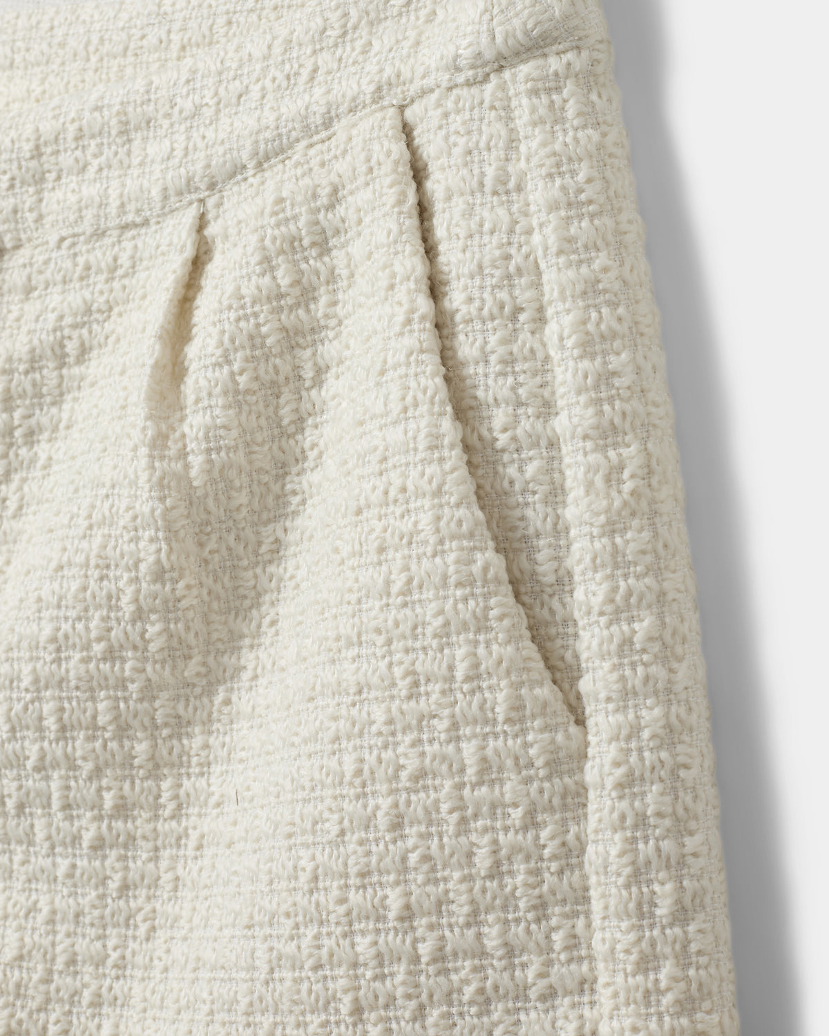 sofie-schnoor-women-midgesw-shorts-s252101-shorts-off-white image 7