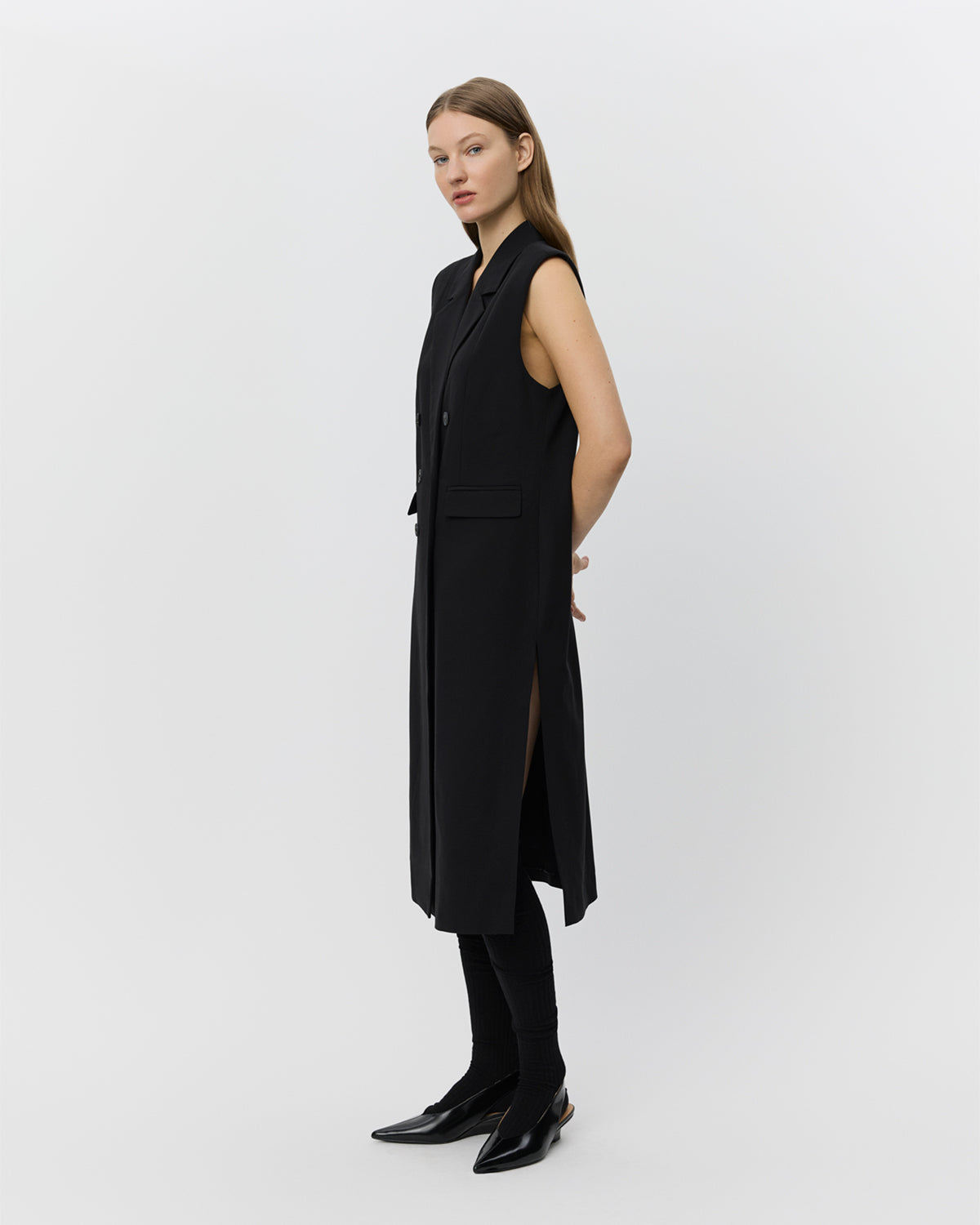 sofie-schnoor-women-elisabethsw-weste-schwarz-lang image 3
