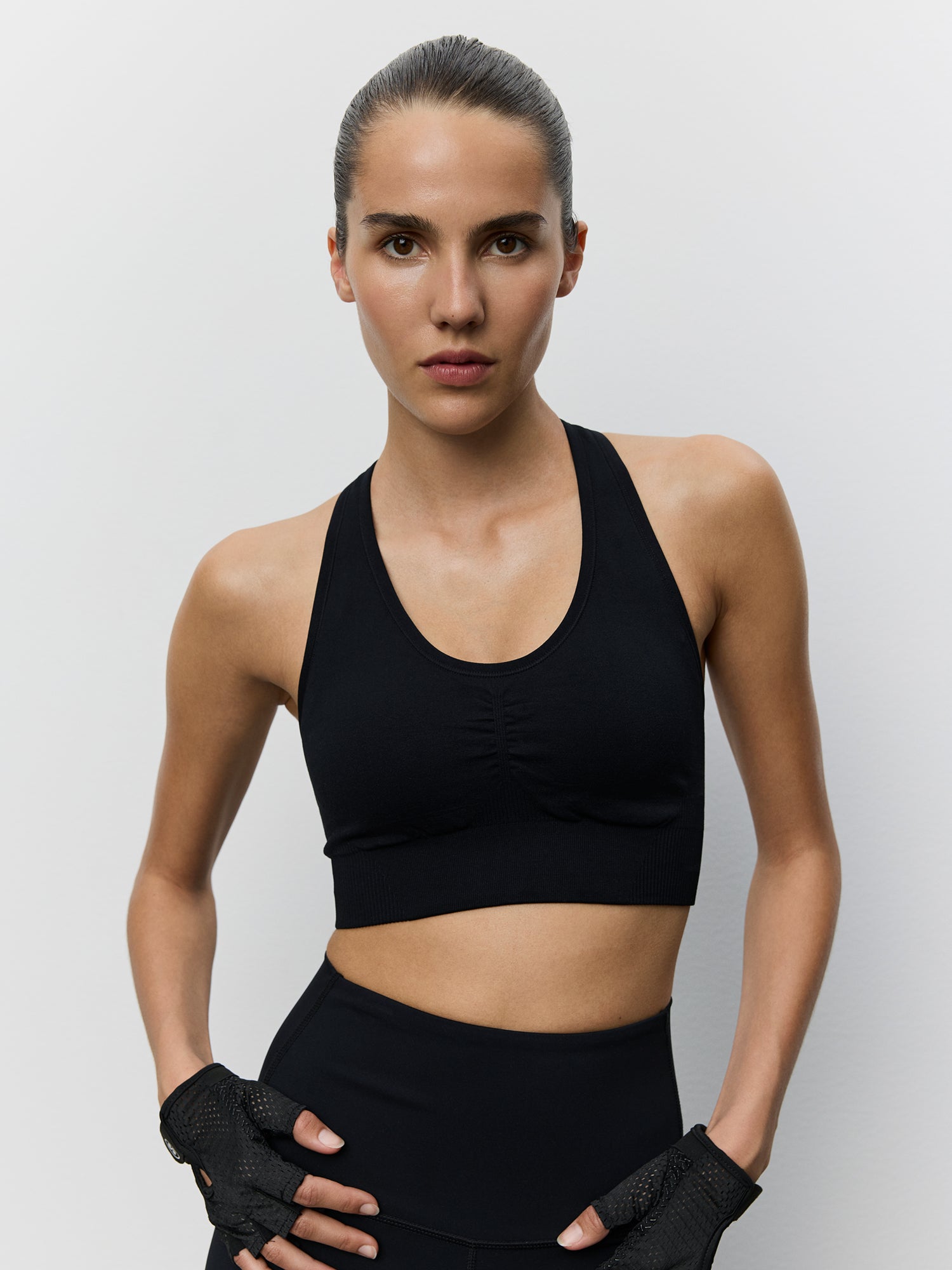 sofie-schnoor-sport-simonespo-sport-bh-schwarz-mittlerer-halt image 5