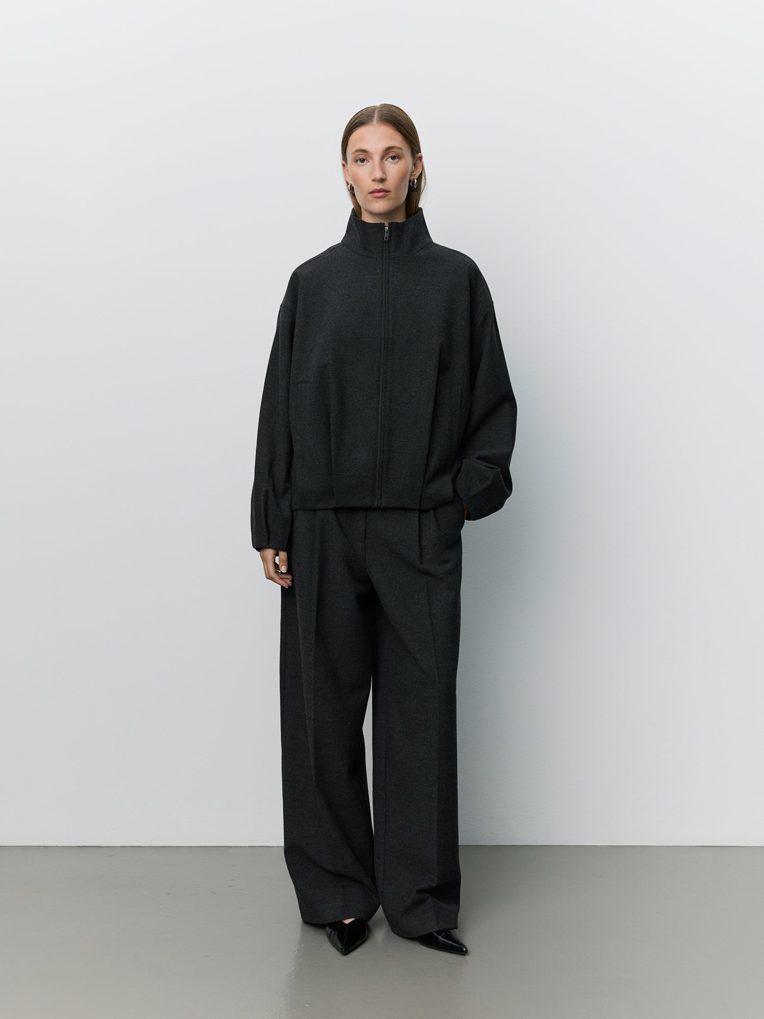 sofie-schnoor-beckysw-bomberjacke-dunkelgrau image 2