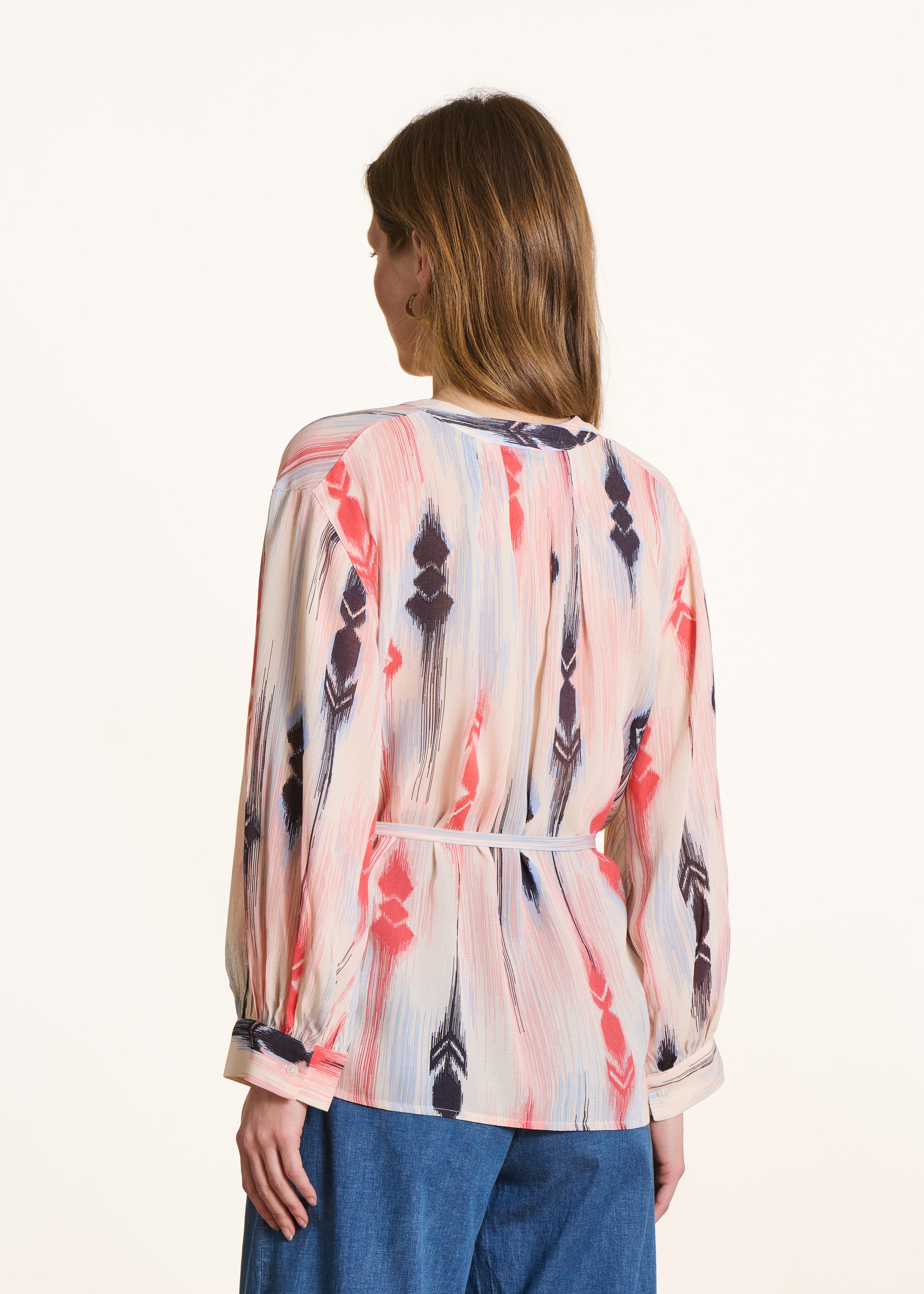 la-f-e-marabout-e-faenzi-bluse-print-rosa-blau-langarm image 3