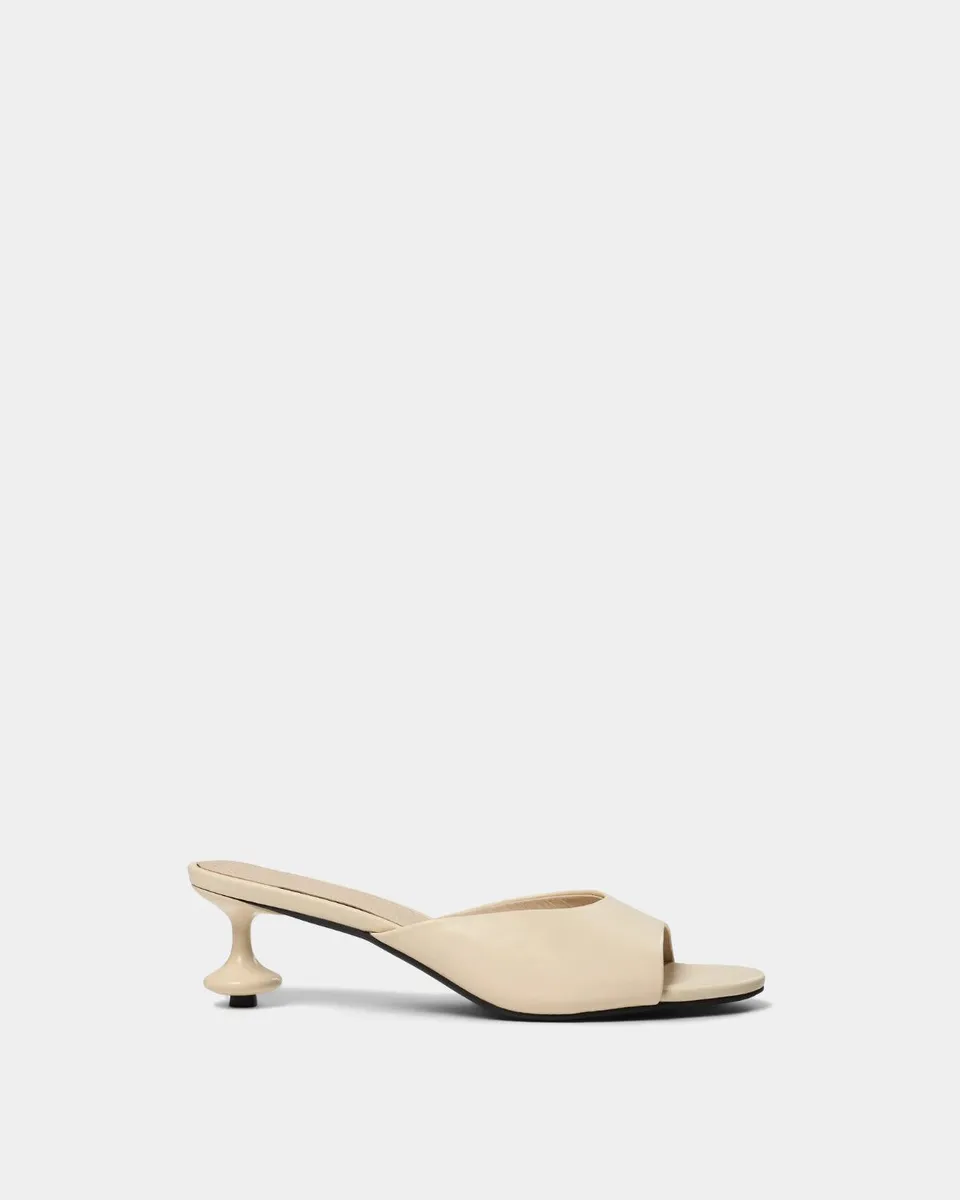 sofie-schnoor-women-charlysw-pumps-off-white-leder-5-cm image 1