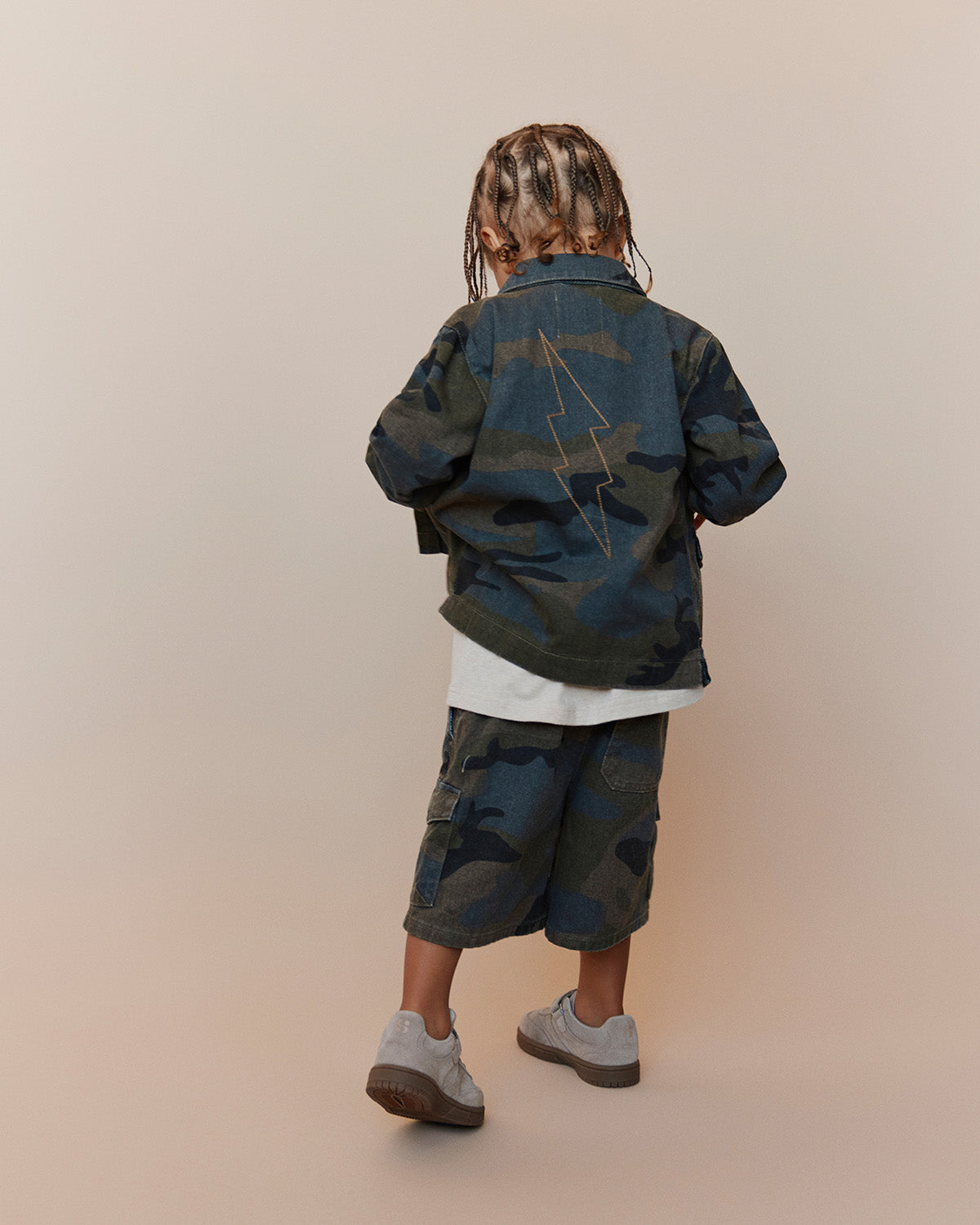 sofie-schnoor-kids-lingosk-shorts-braun-camo-baumwolle image 3