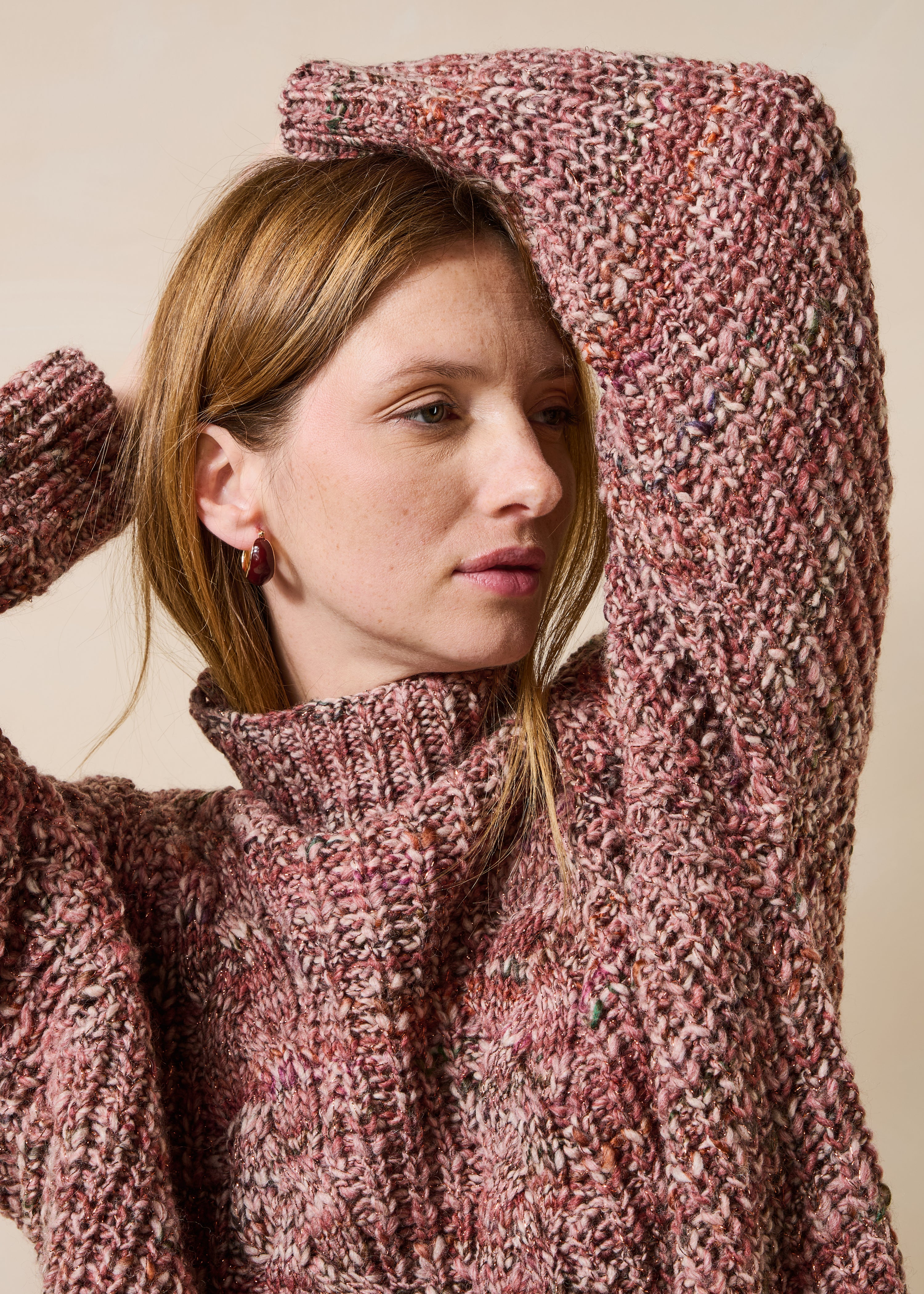 la-f-e-marabout-e-graf-pullover-altrosa-wollmix-zopfmuster image 5