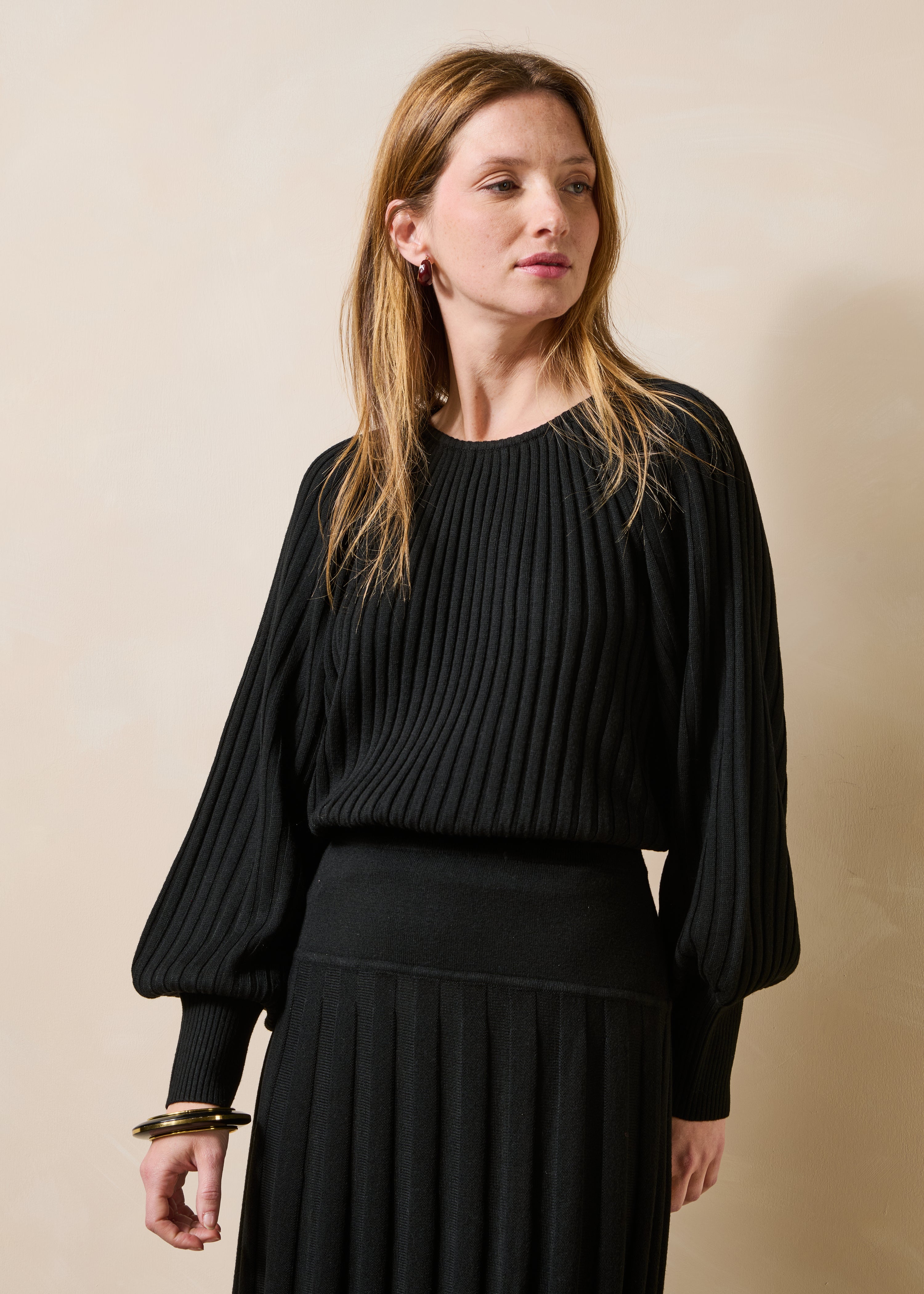 la-f-e-marabout-e-gela-pullover-schwarz-plissee-strick image 2