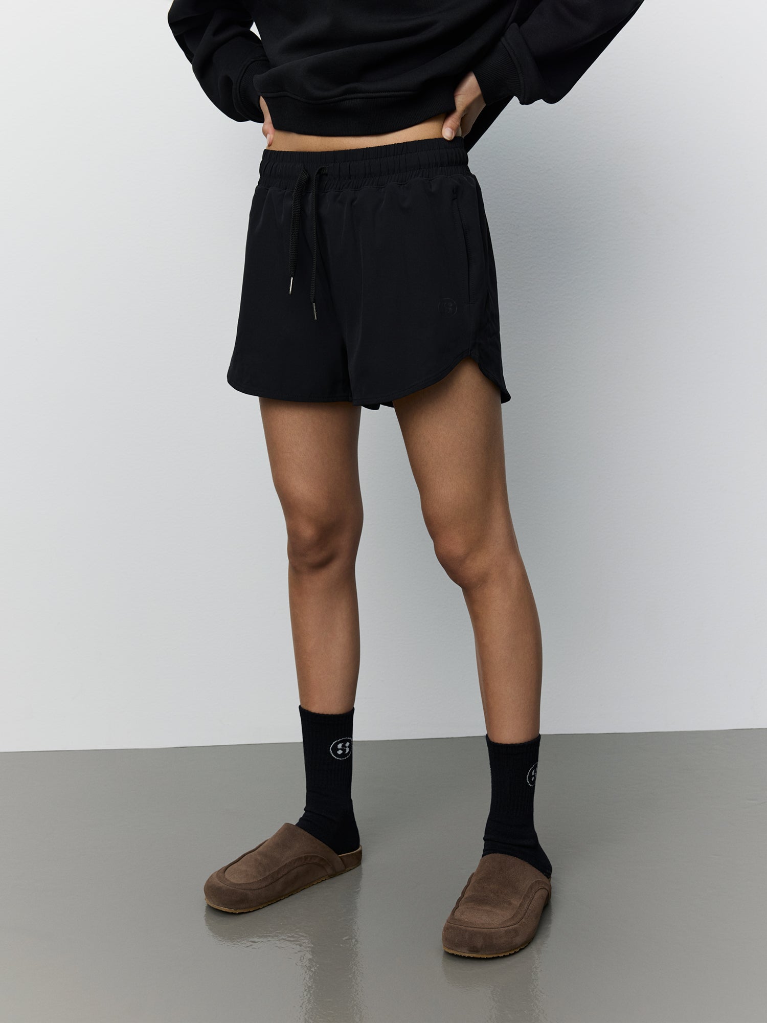 sofie-schnoor-sport-lievespo-shorts-schwarz-polyester image 5