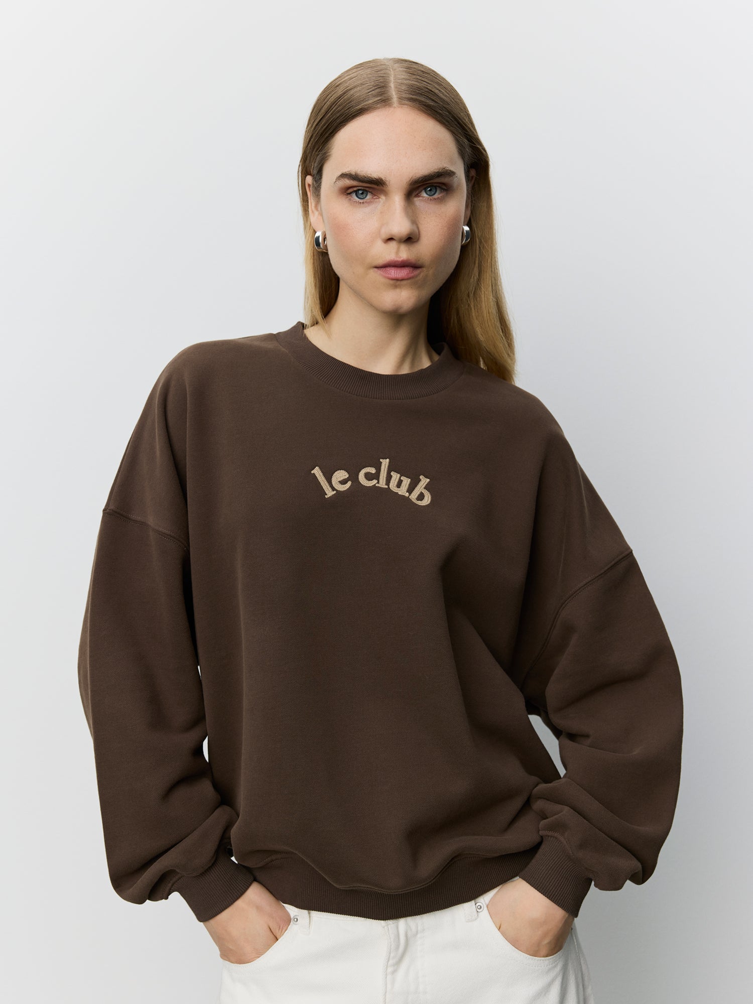 sofie-schnoor-parossw-sweatshirt-dark-brown-oversized image 5