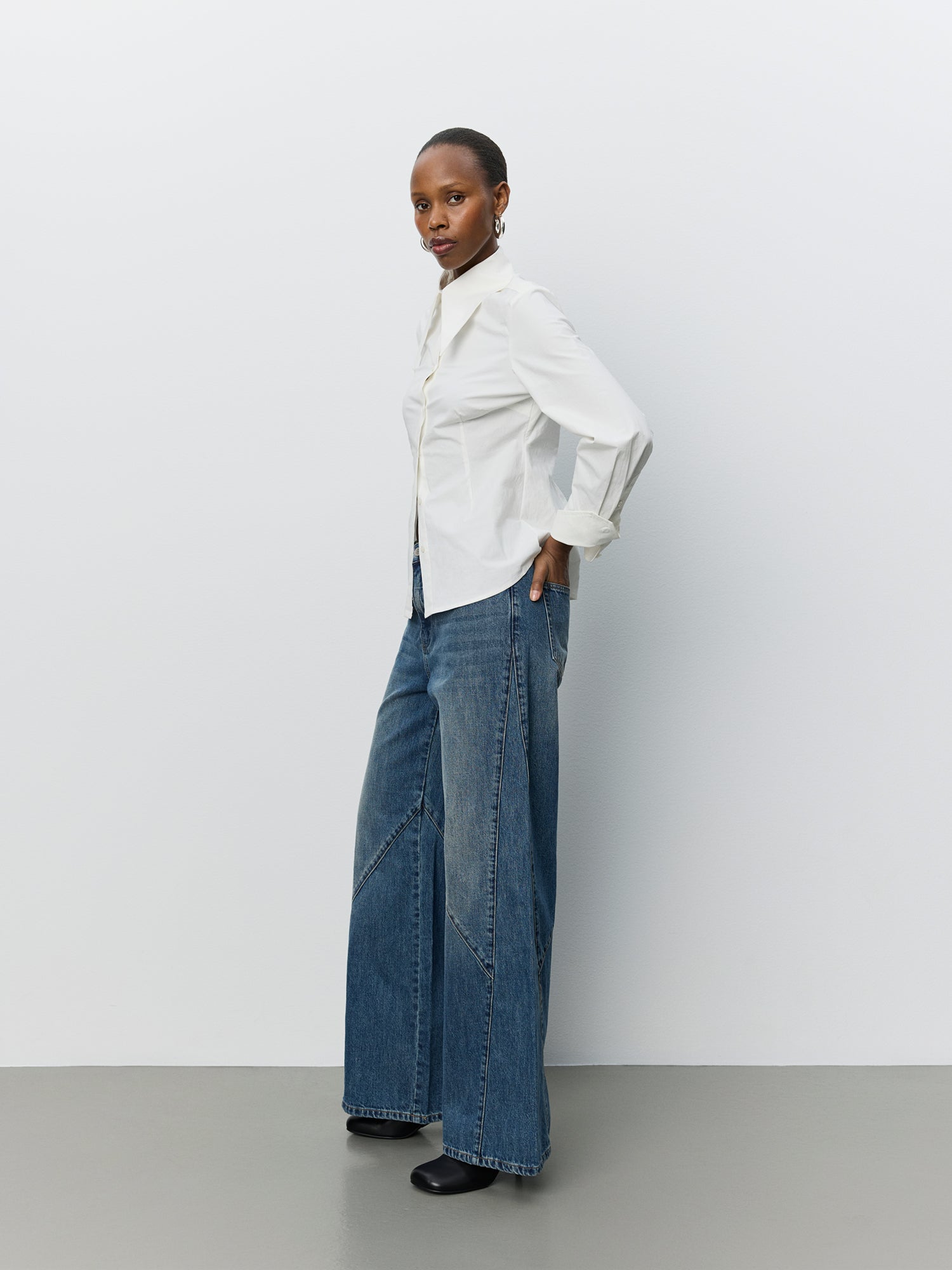 sofie-schnoor-women-wildissw-fitted-shirt-off-white-baumwolle image 3