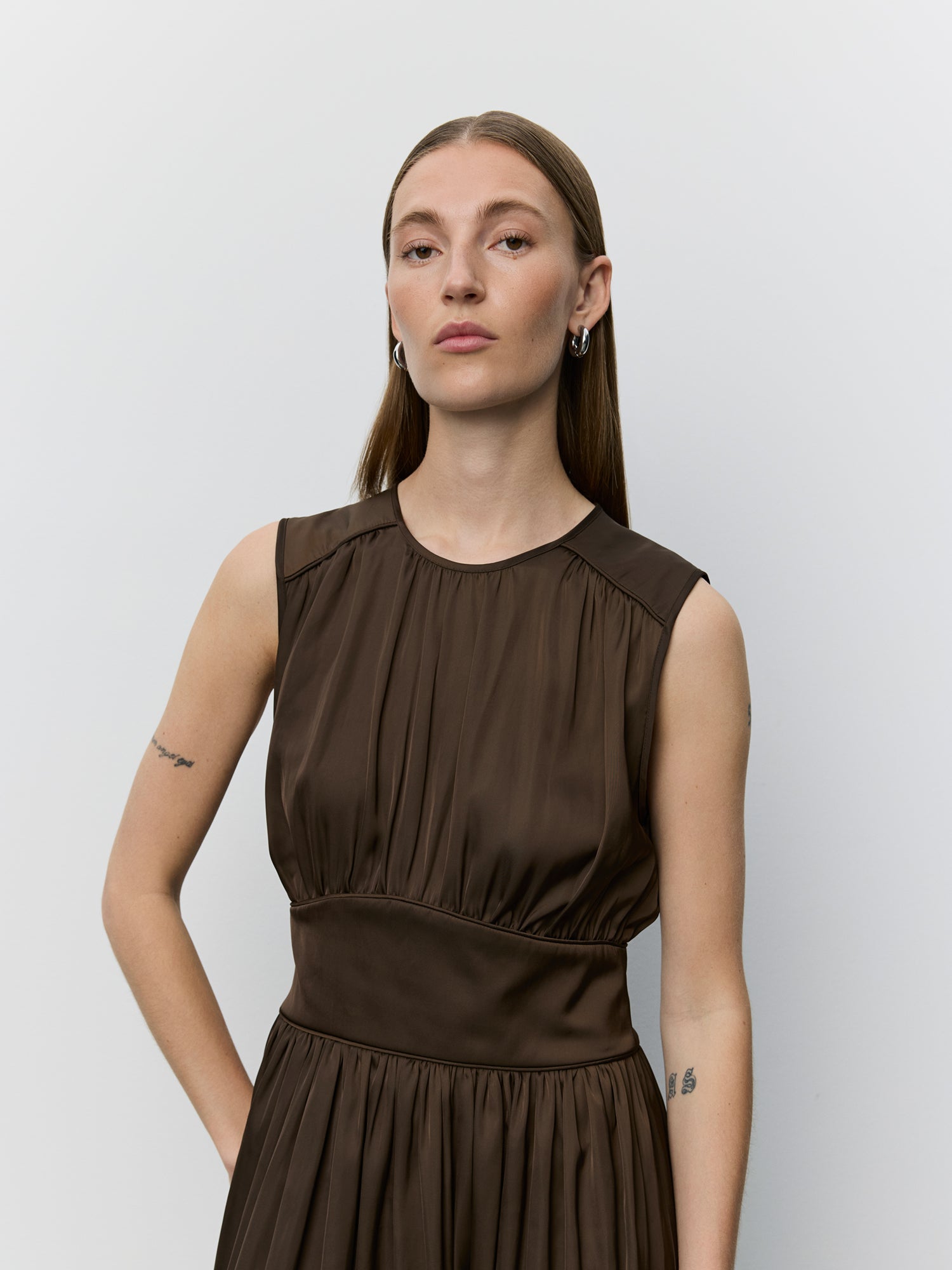 sofie-schnoor-women-linsw-maxikleid-intense-brown-recycled image 5