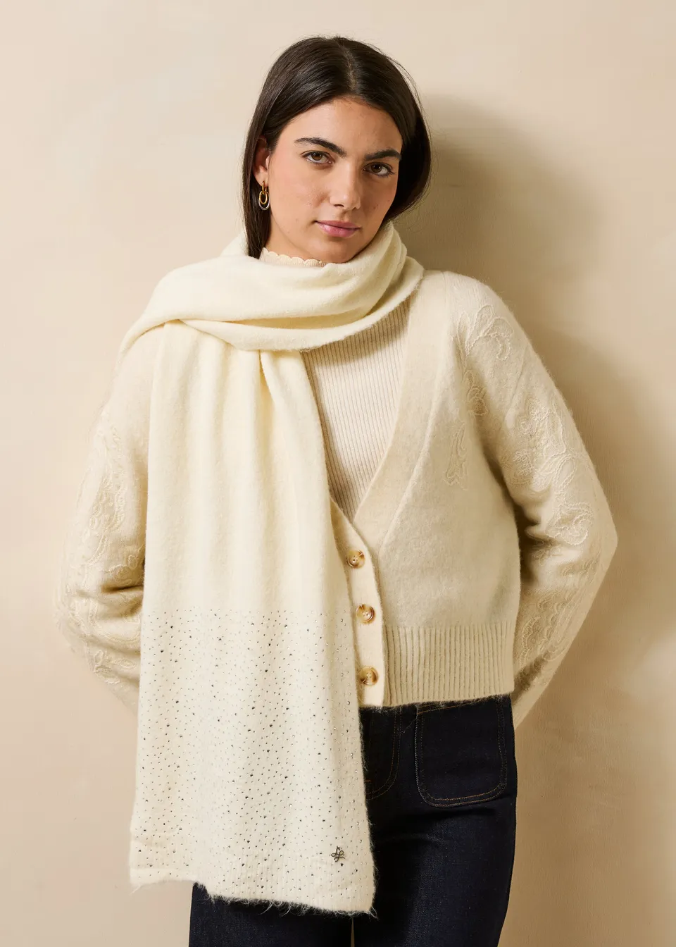 la-f-e-marabout-e-grapal-schal-ecru-mit-strass image 1