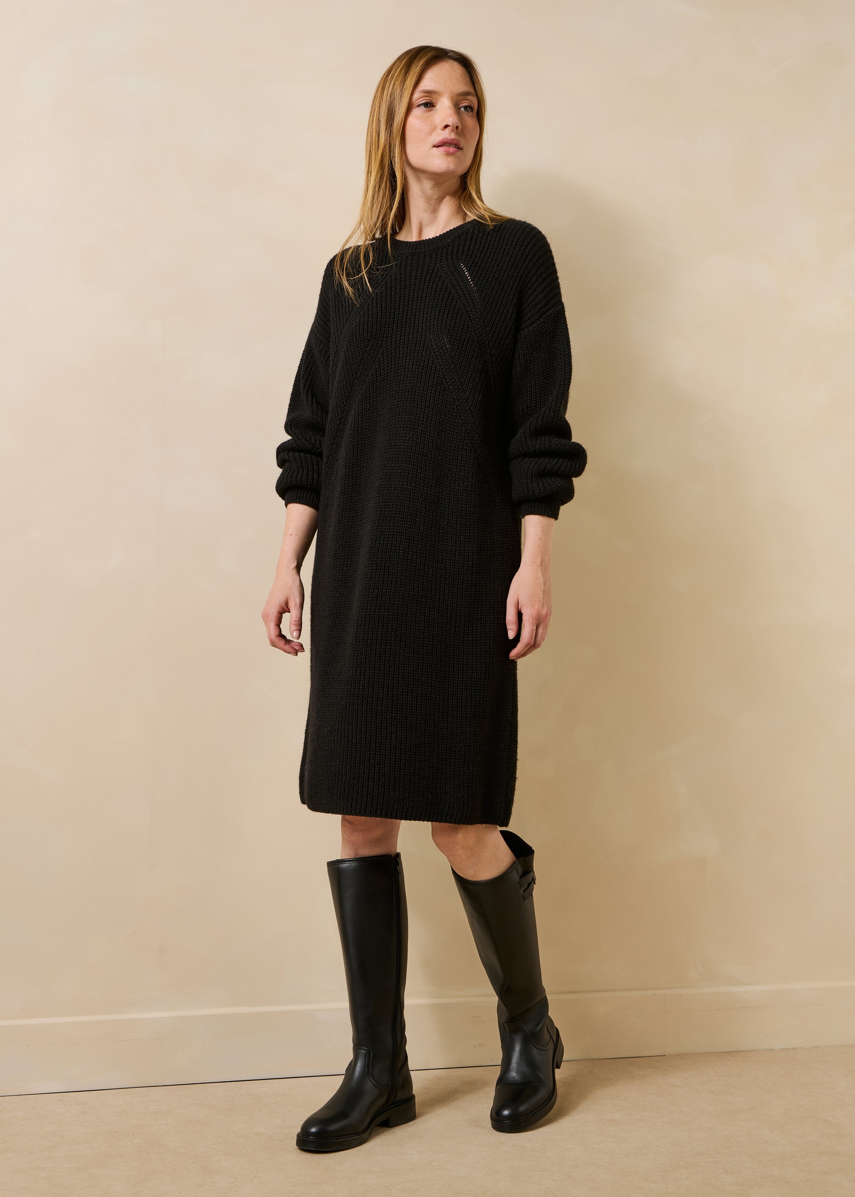 la-f-e-marabout-e-godoy-kleid-schwarz-kurz-strick-wolle image 1