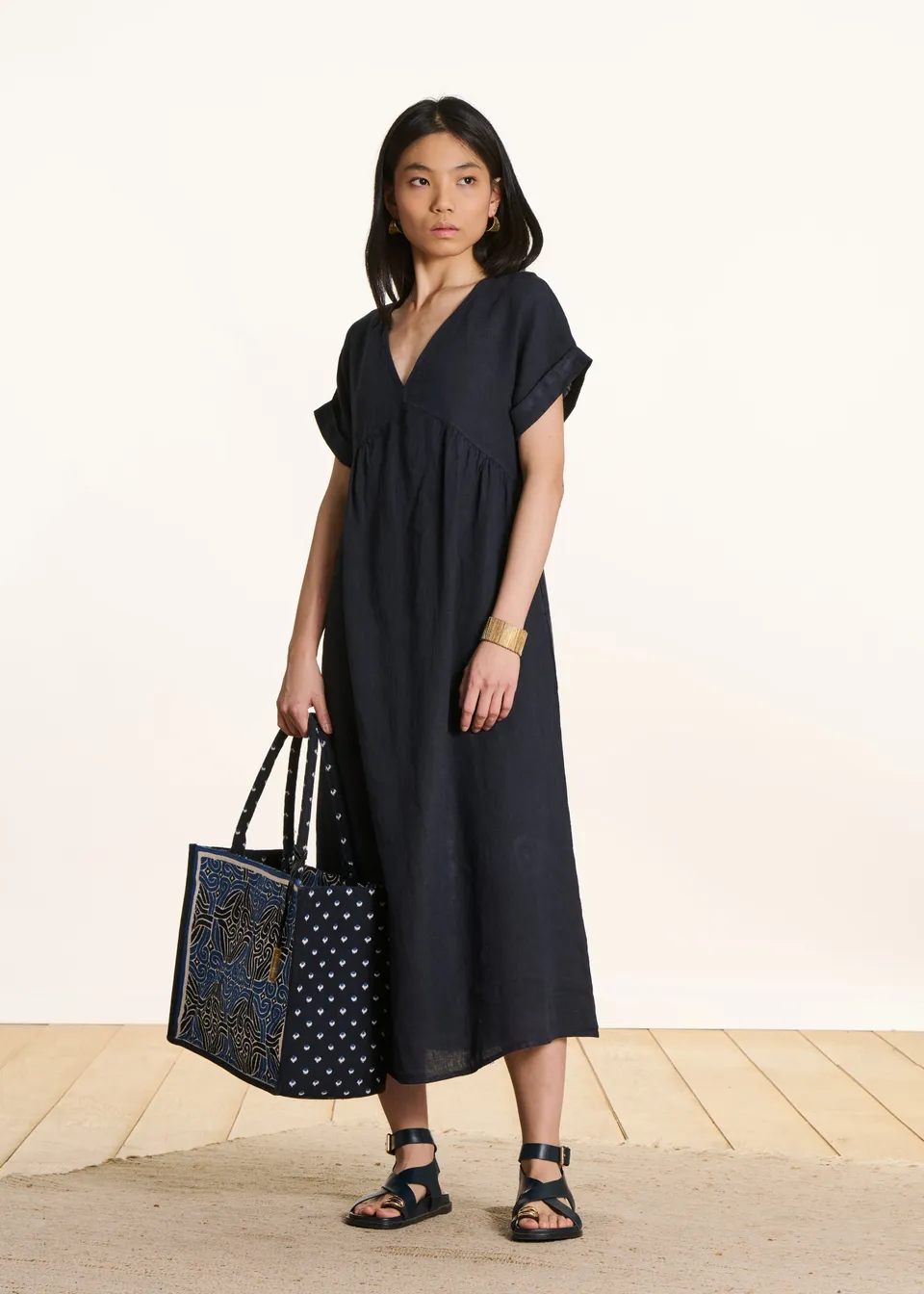la-f-e-marabout-e-darling-maxikleid-blau-leinen-v-ausschnitt image 1
