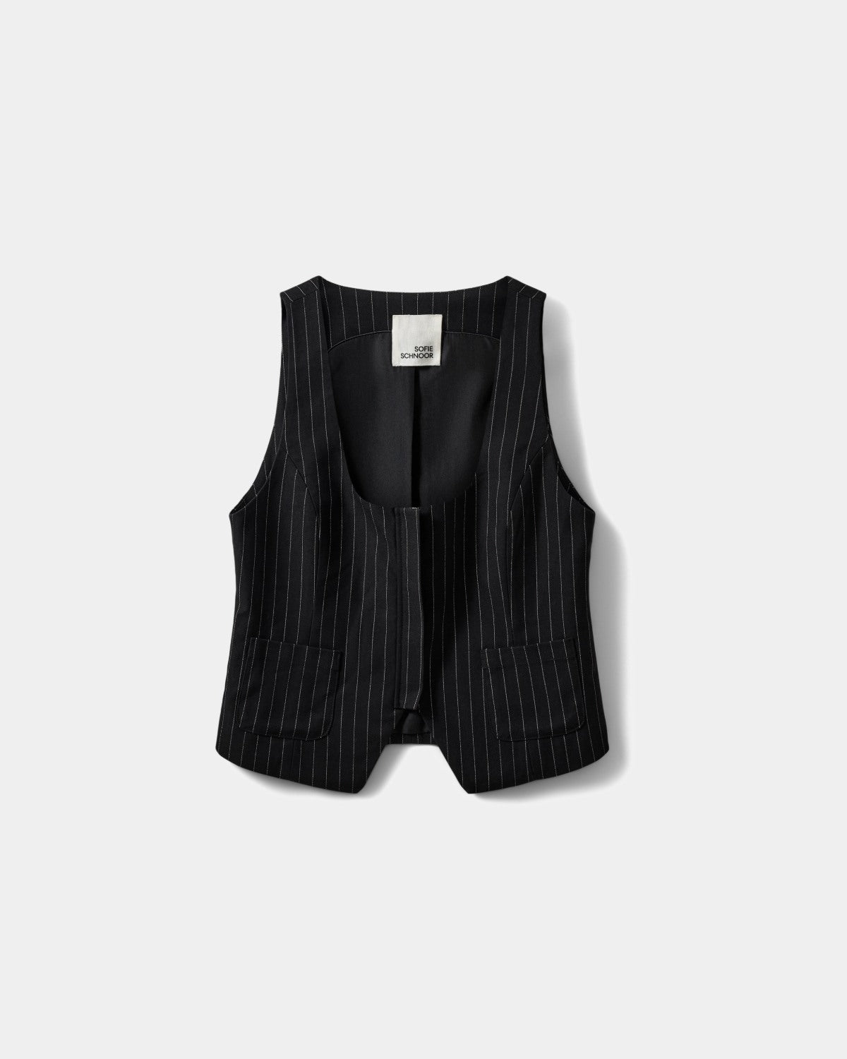 sofie-schnoor-women-yokosw-weste-white-black-striped-nadelstreifen image 1