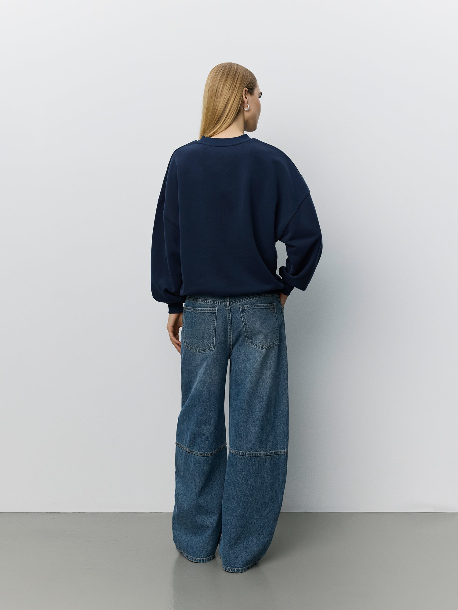 sofie-schnoor-parossw-sweatshirt-navy-oversized-baumwolle image 4