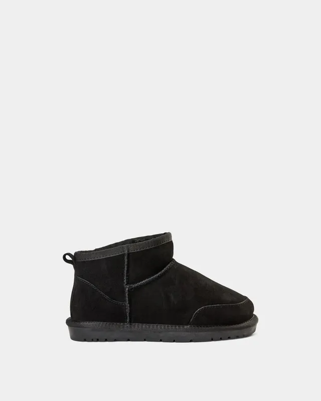 sofie-schnoor-marthasw-teddy-boot-schwarz-lammfell image 1