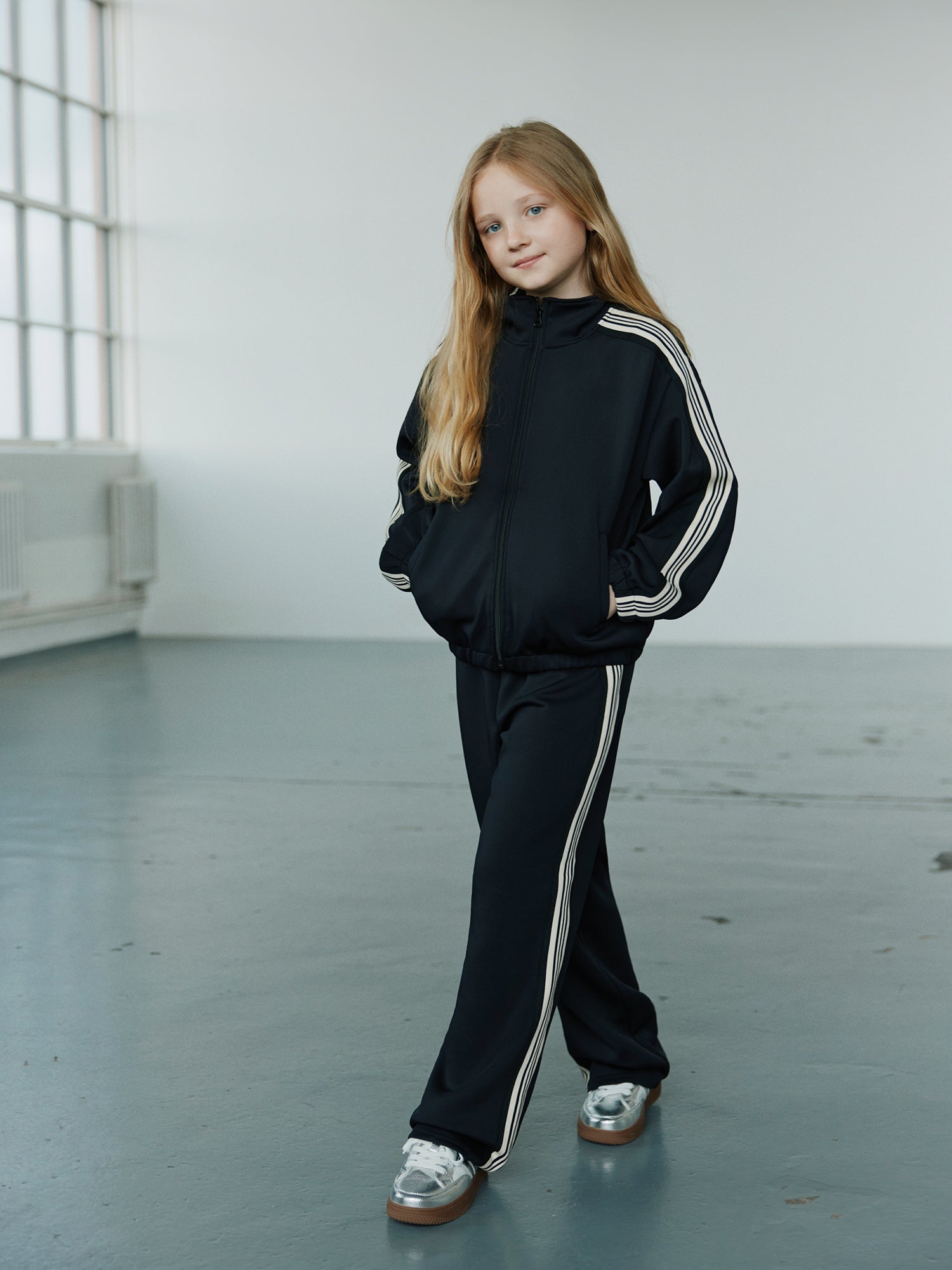 sofie-schnoor-gabbisy-hose-schwarz-m-dchen-sporthose image 4