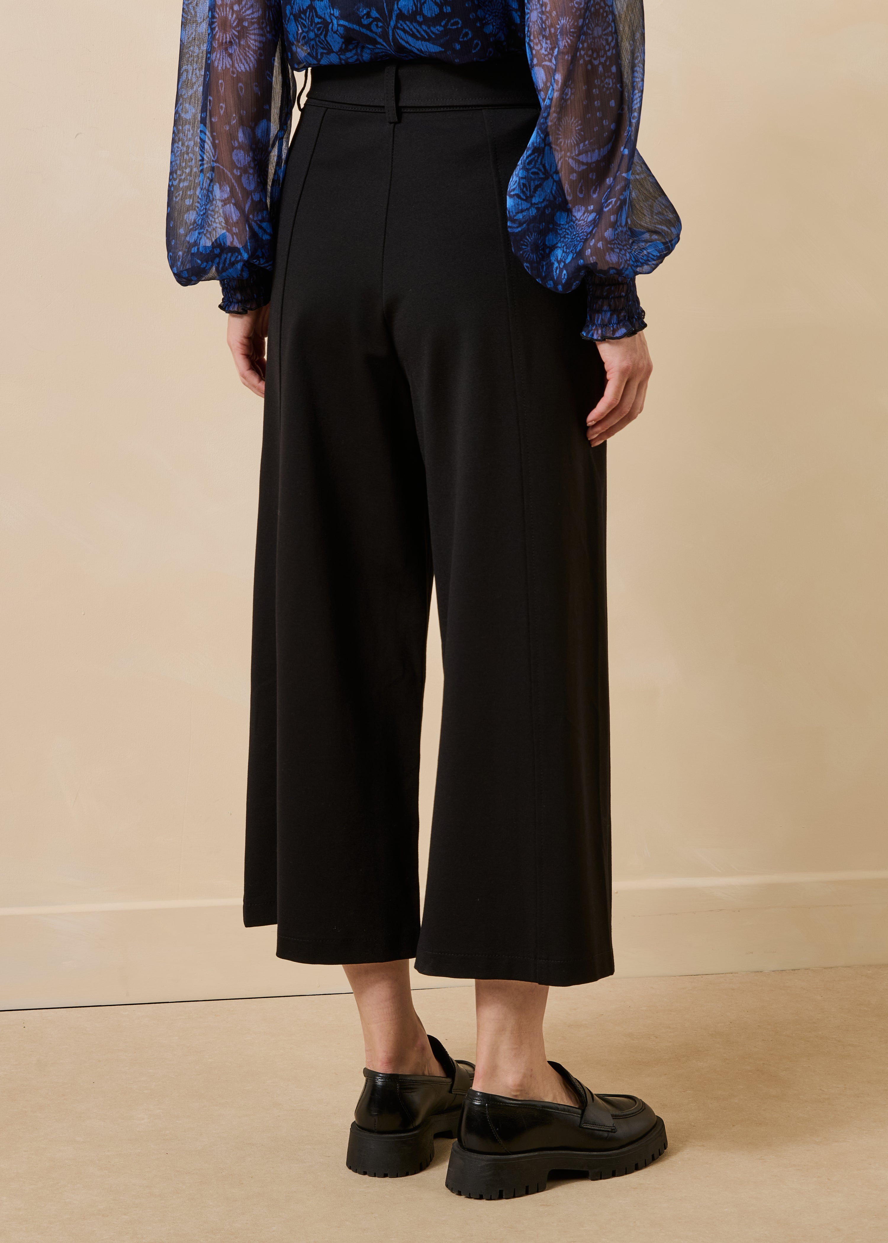 la-f-e-marabout-e-gafari-hose-schwarz-culotte-7-8 image 3