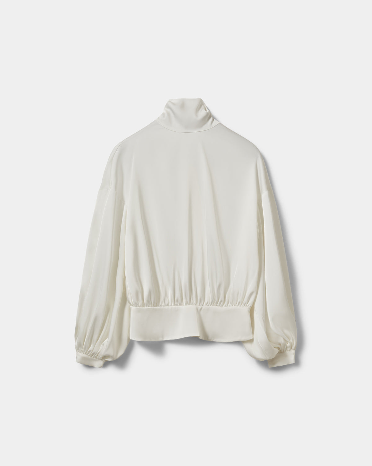 sofie-schnoor-ambersw-satin-bluse-off-white-ballon-rmel image 1