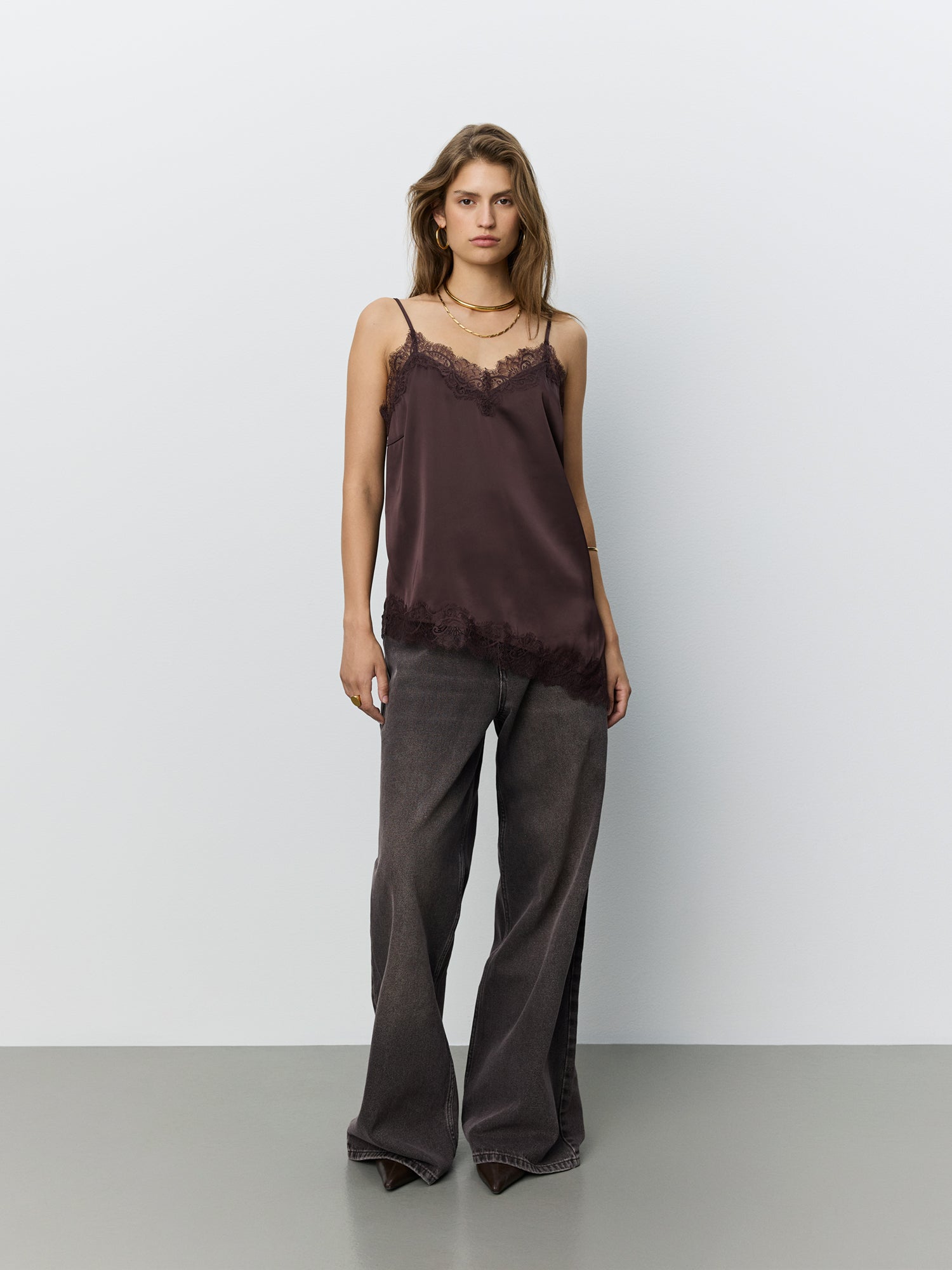 sofie-schnoor-women-leonasw-satin-spitzentop-dark-plum-36 image 2