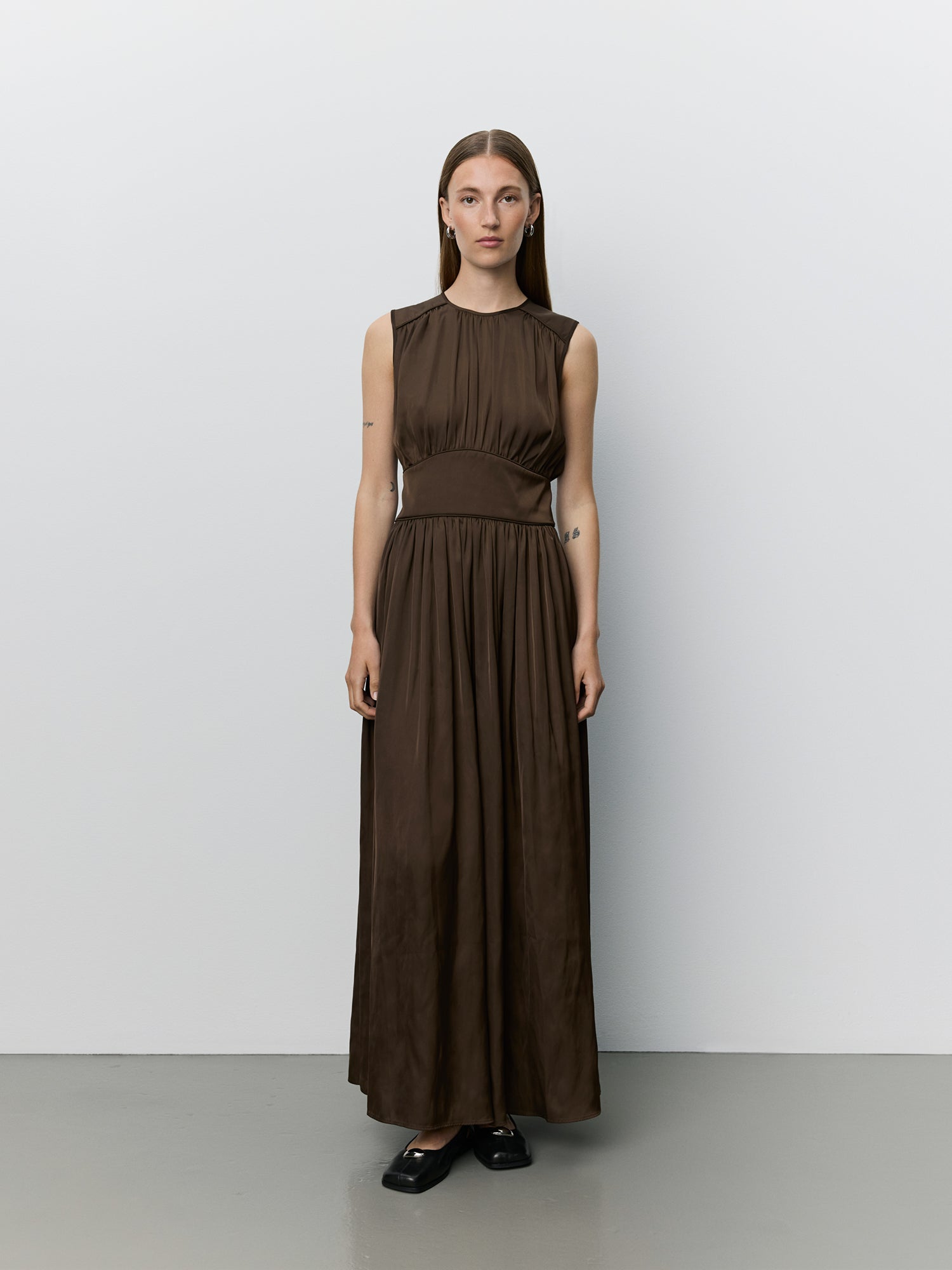 sofie-schnoor-women-linsw-maxikleid-intense-brown-recycled image 2