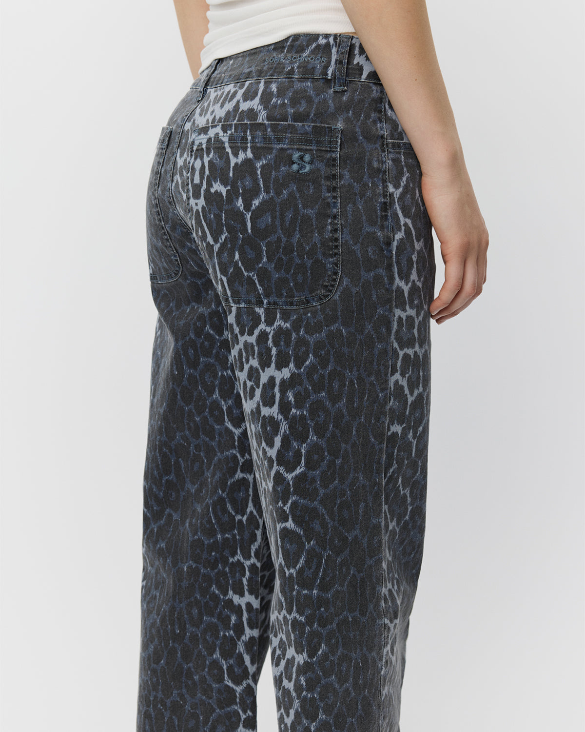 sofie-schnoor-siennasw-leopard-hose-blue-stretch image 5