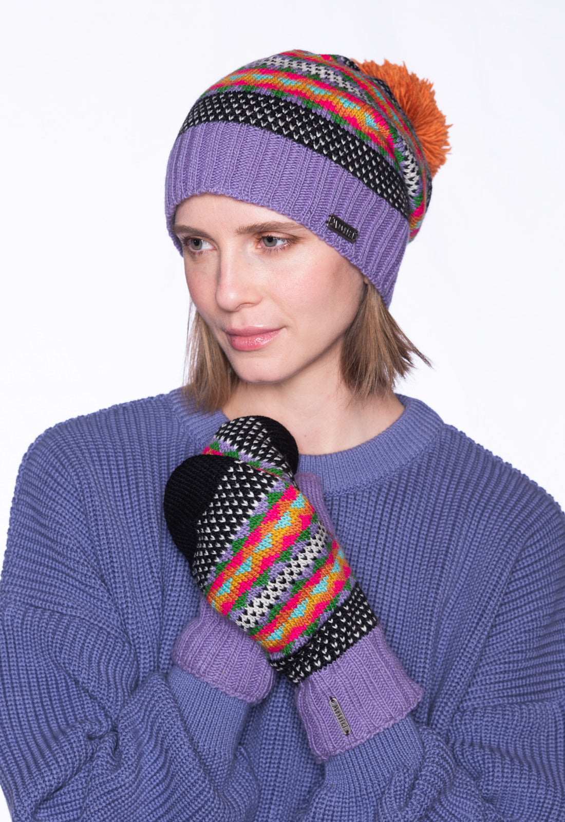 moshiki-candy-hat-bommelm-tze-wolle-herz-navy-damenm-tze image 4