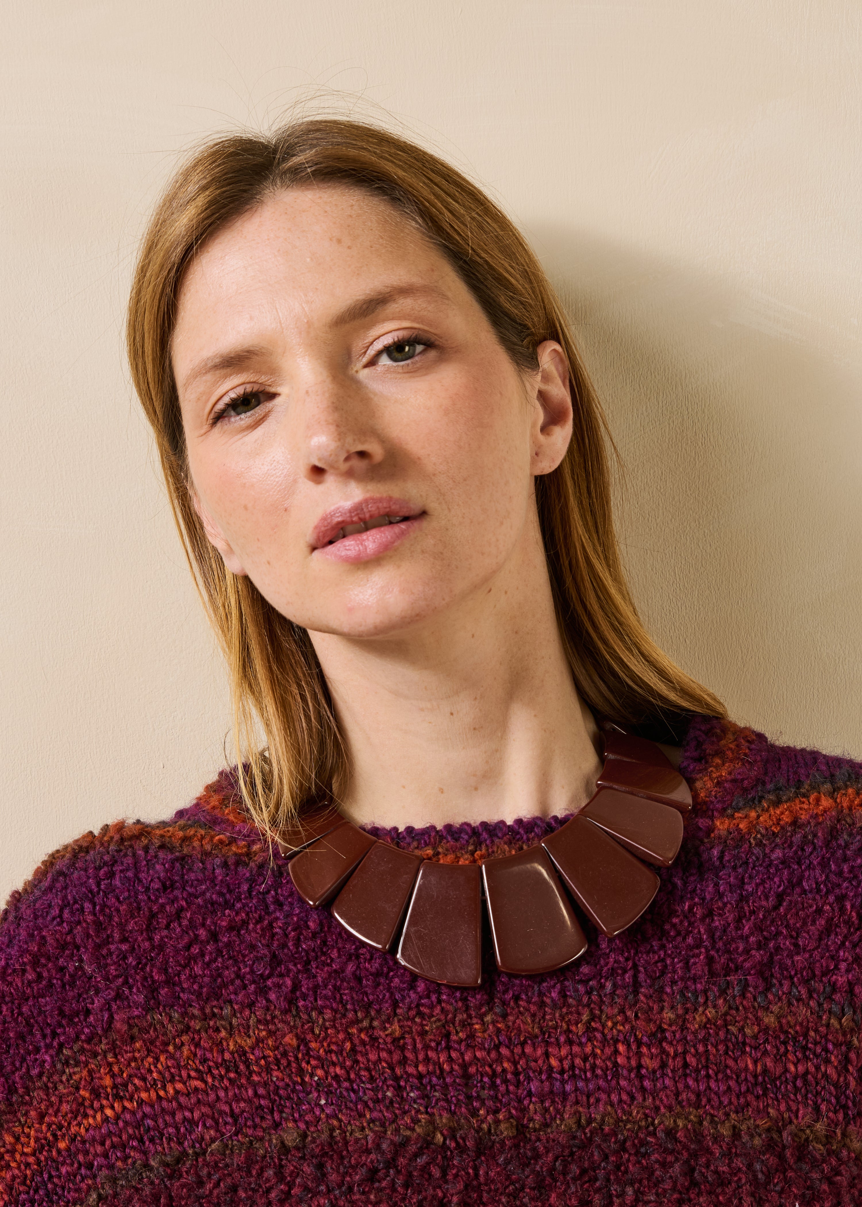 la-f-e-marabout-e-grilin-halskette-braun-choker-harz image 1