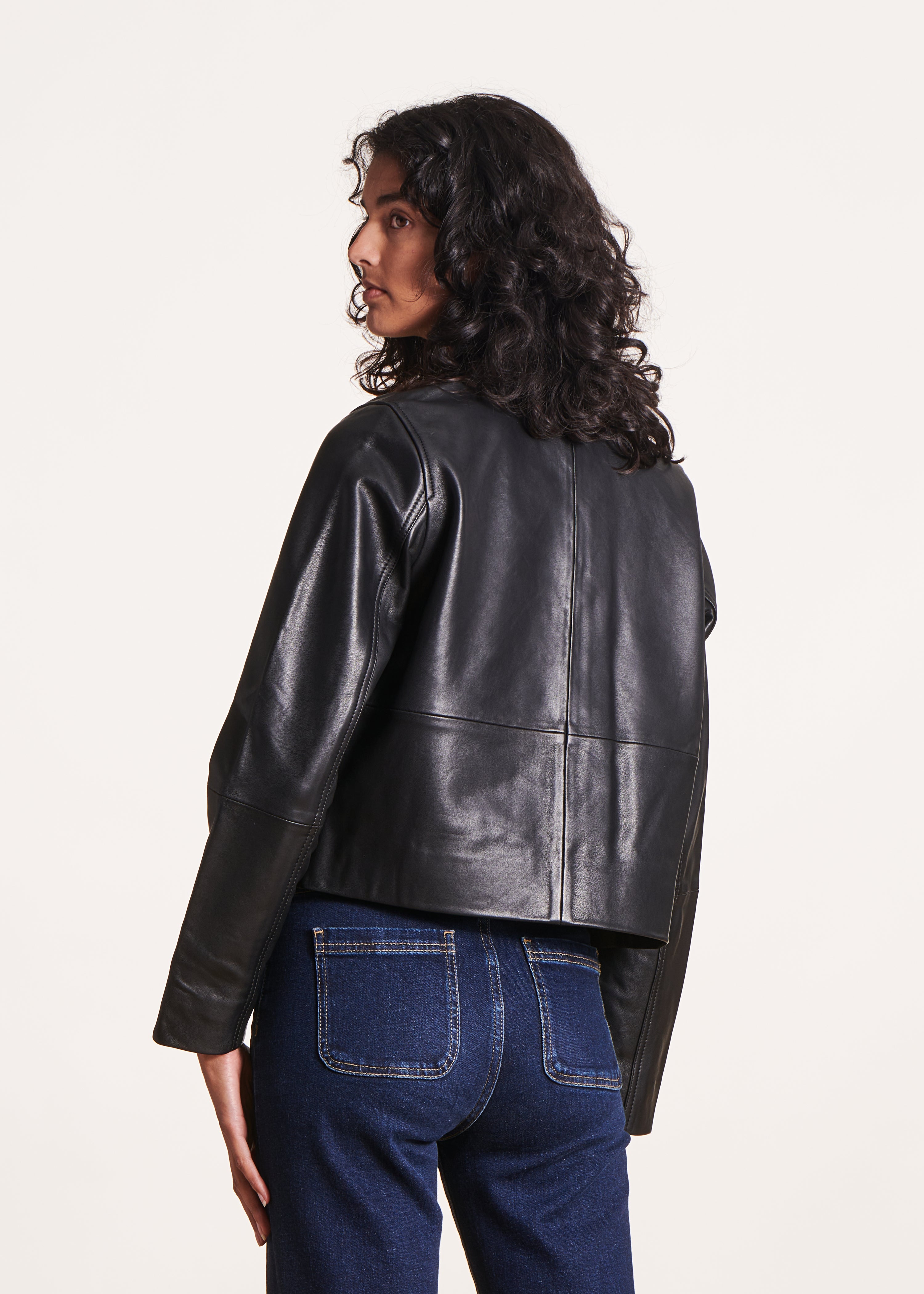 la-f-e-marabout-e-vedelia-blouson-schwarz-lammleder-kurz image 4