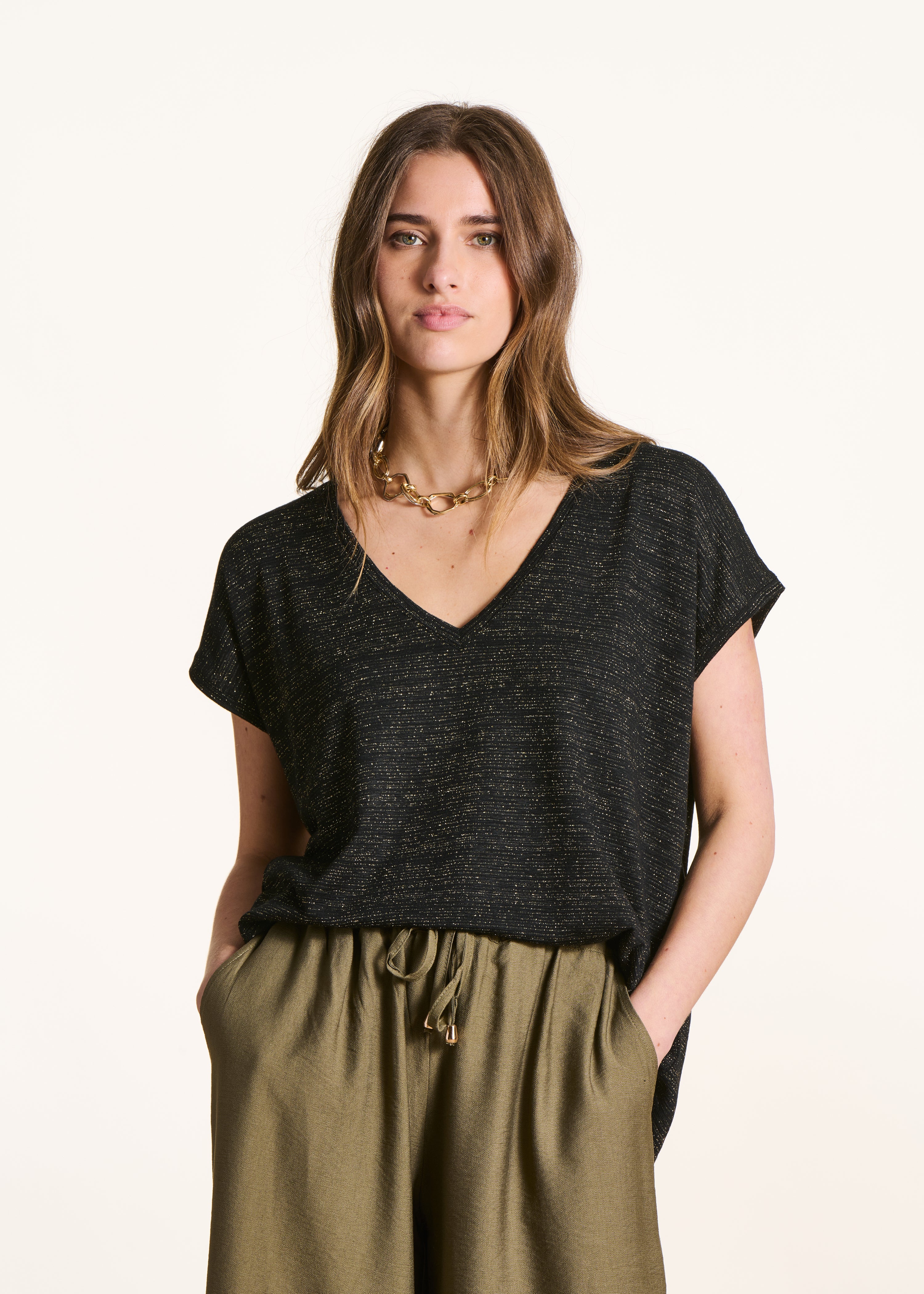 la-f-e-marabout-e-vino-t-shirt-schwarz-v-ausschnitt-xs image 1