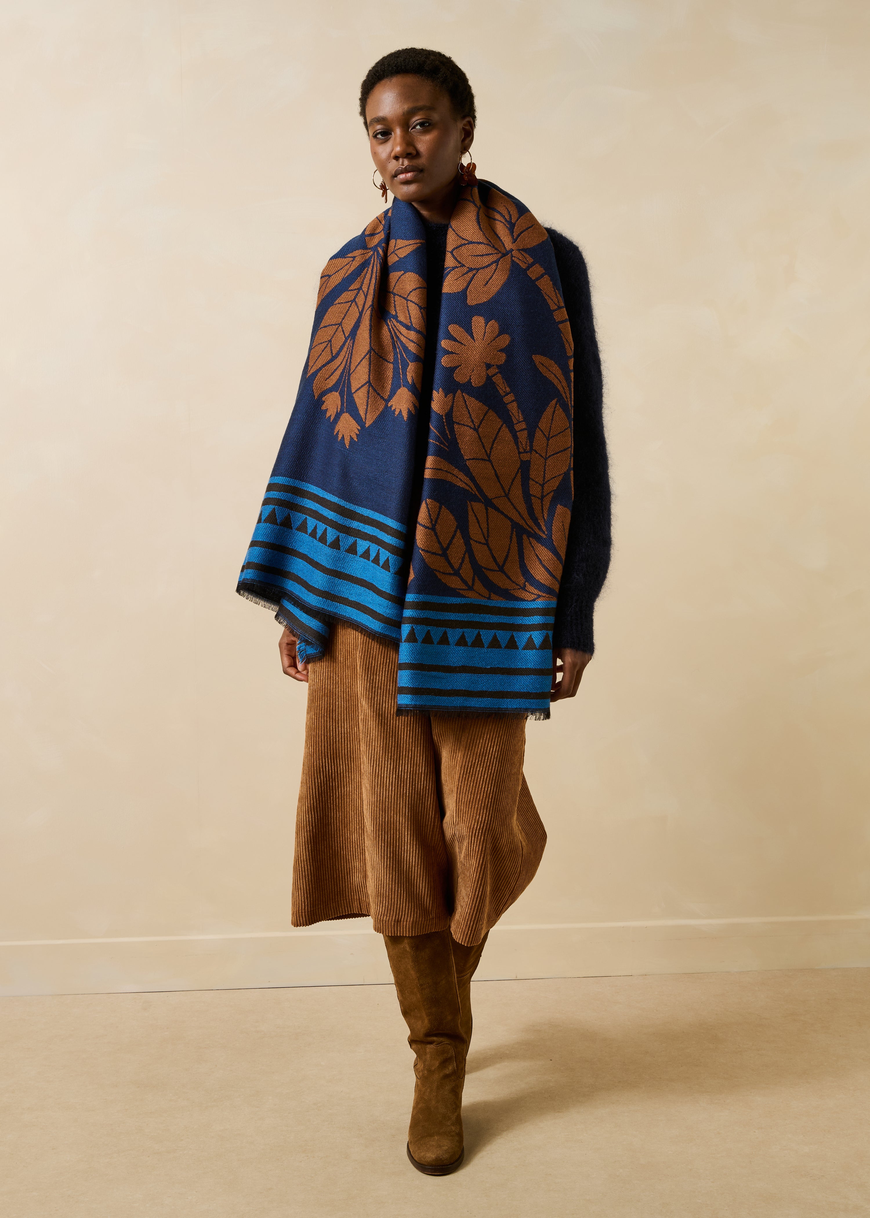 la-f-e-marabout-e-greska-schal-blau-braun-jacquard-wol image 3