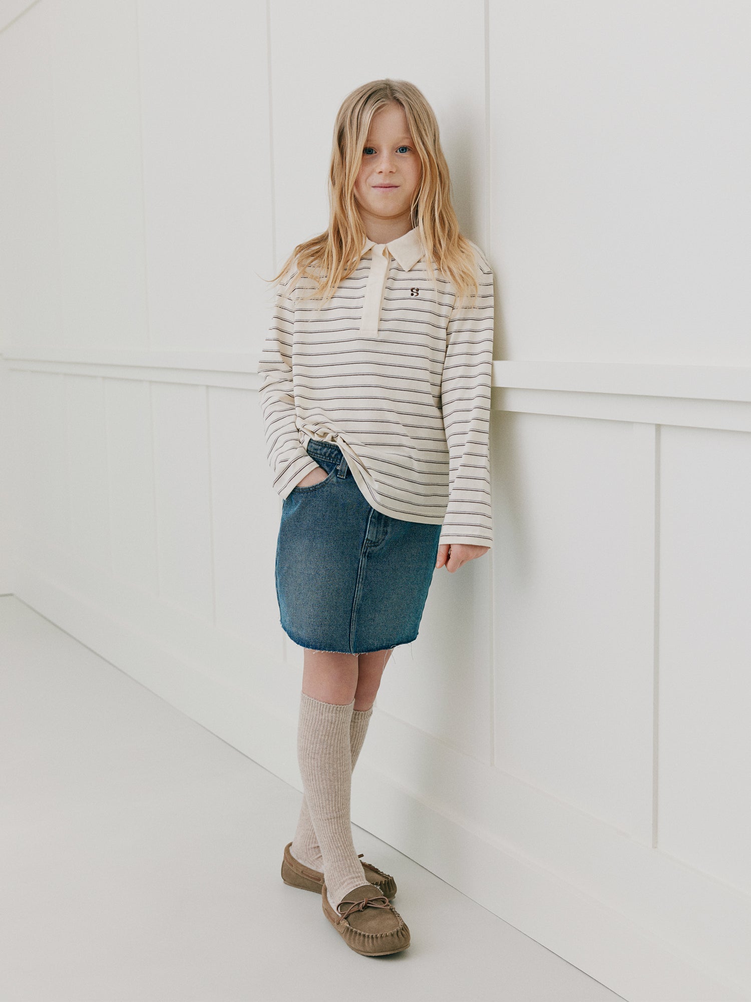sofie-schnoor-young-calliasy-polo-shirt-wei-gestreift image 2