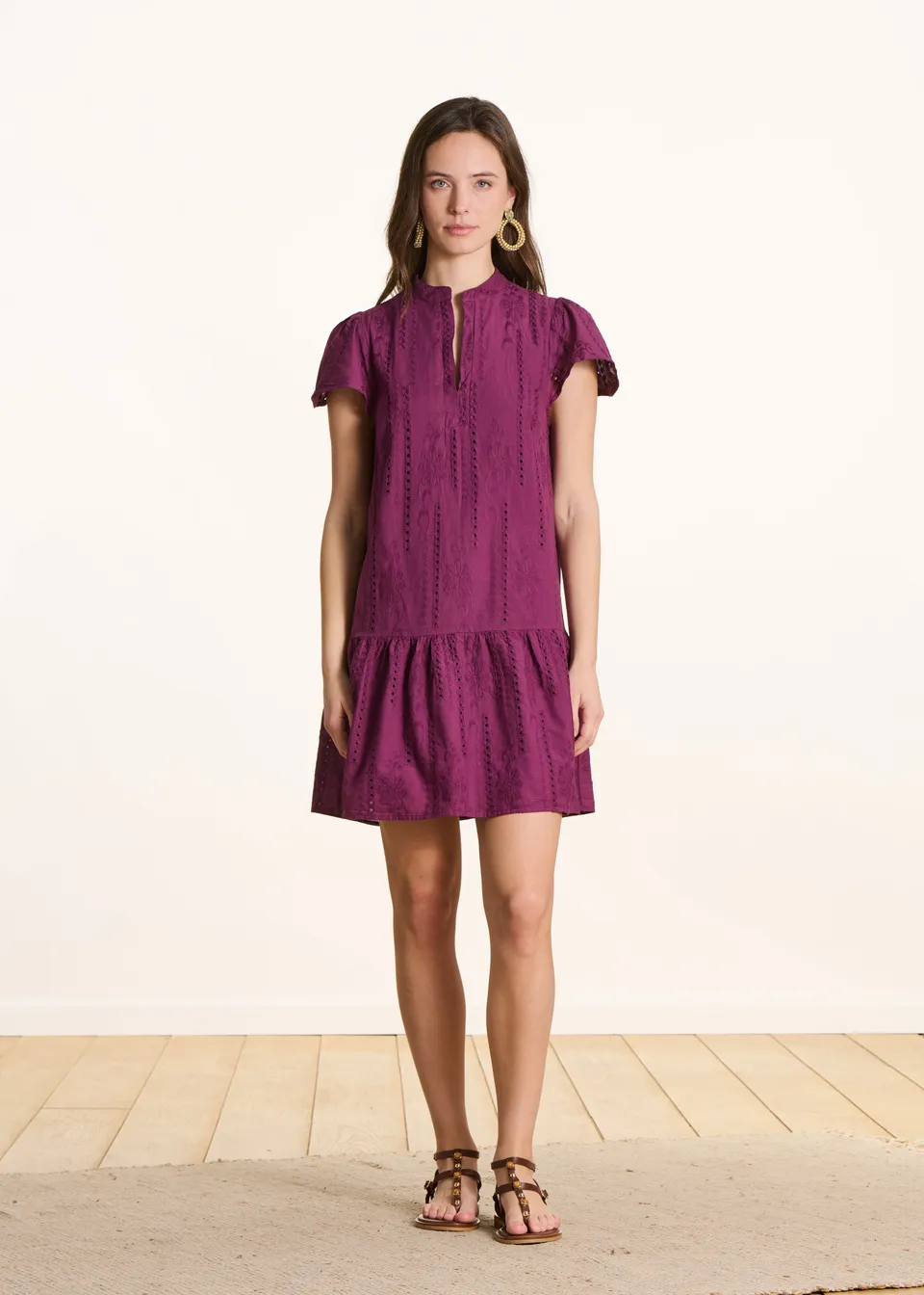 la-f-e-marabout-e-frame-kurzes-kleid-broderie-lila image 1