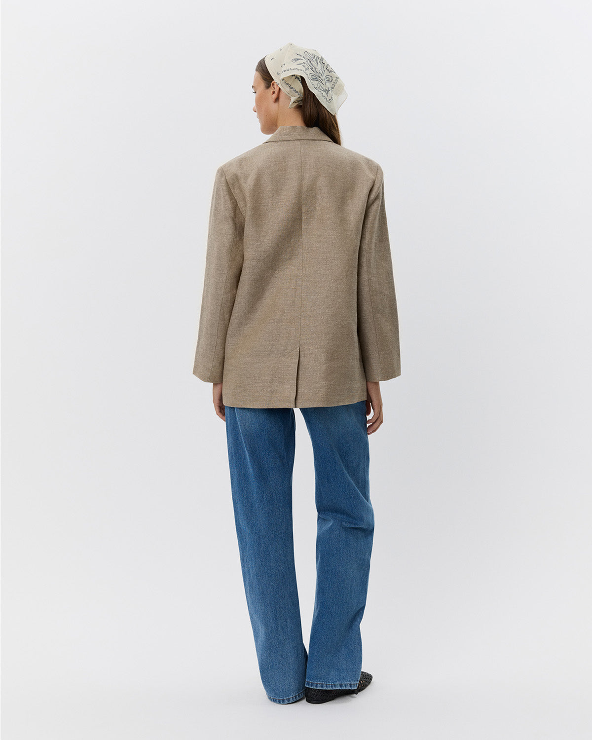 sofie-schnoor-lovellesw-leinen-blazer-hellbraun image 4