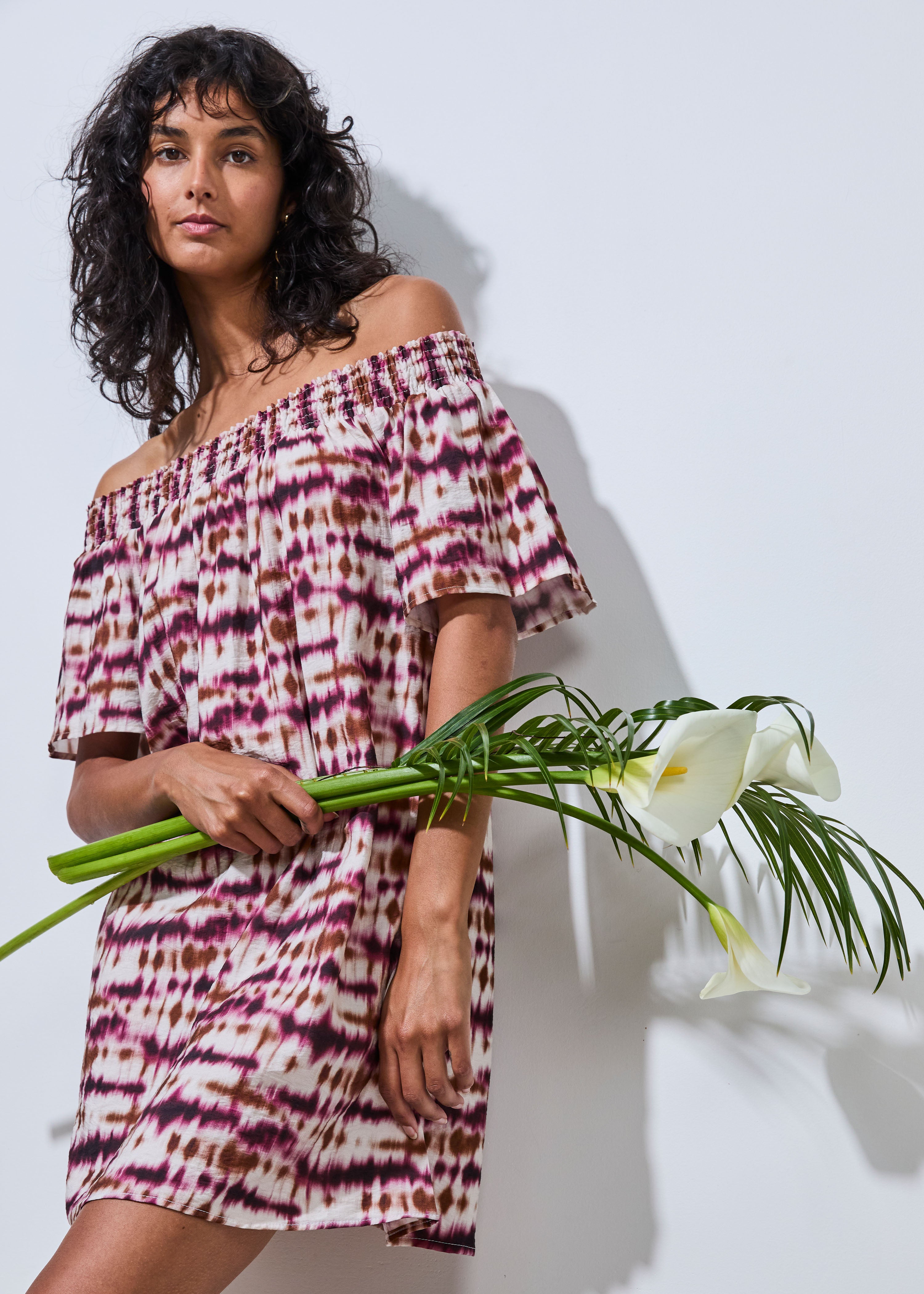 la-f-e-marabout-e-kleid-bordeaux-tie-dye-schulterfrei-34-46 image 1