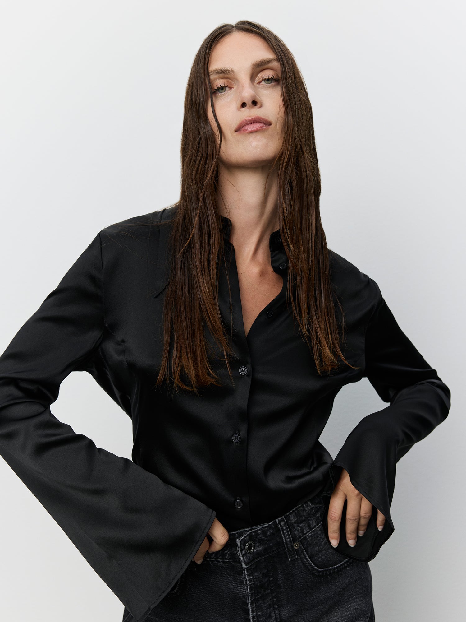 sofie-schnoor-women-icon-015-tammysw-seidenbluse-schwarz image 5